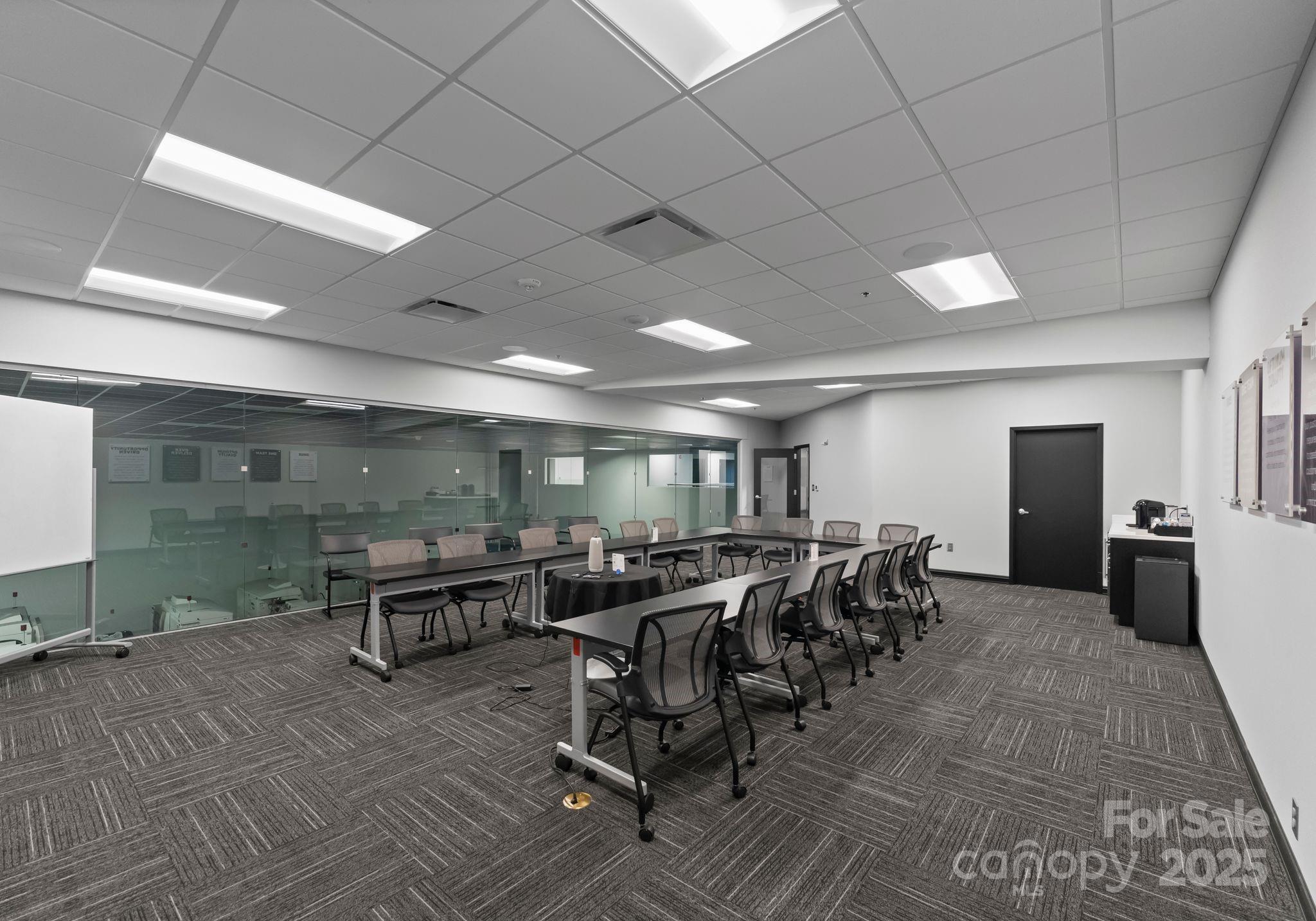 258-260 W Aviation Drive
