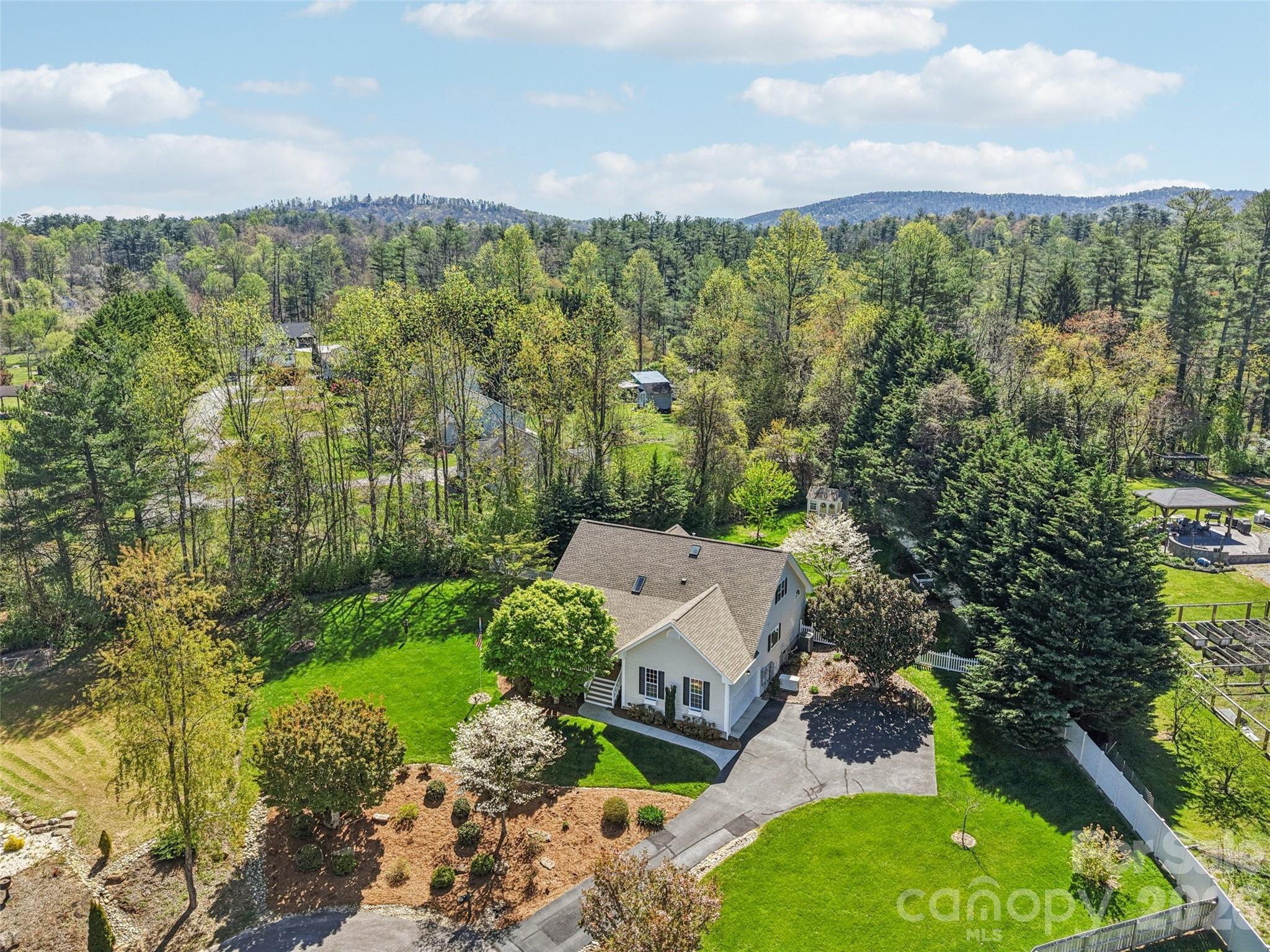Old Applewood Hollow - Residential