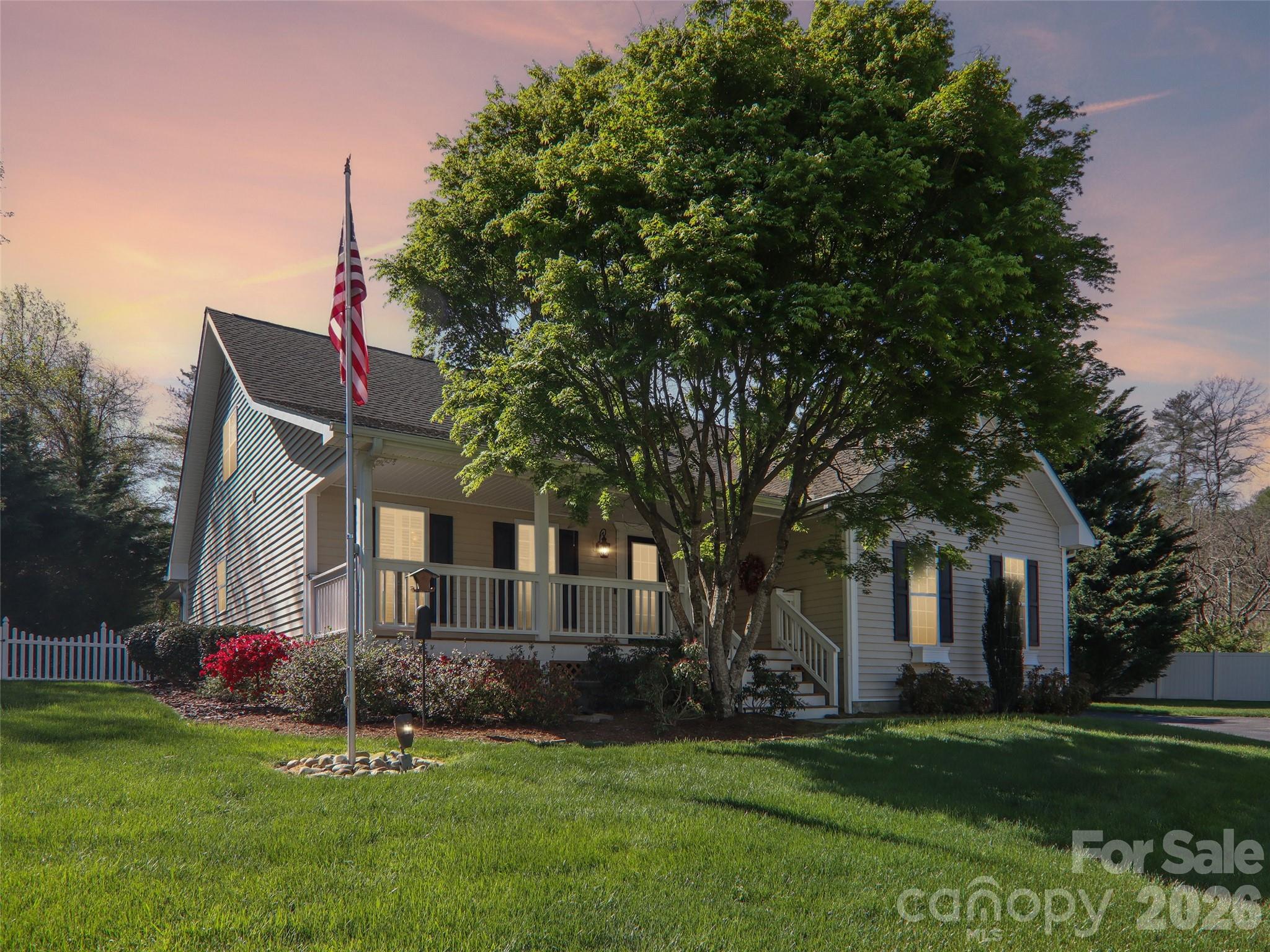 Old Applewood Hollow - Residential