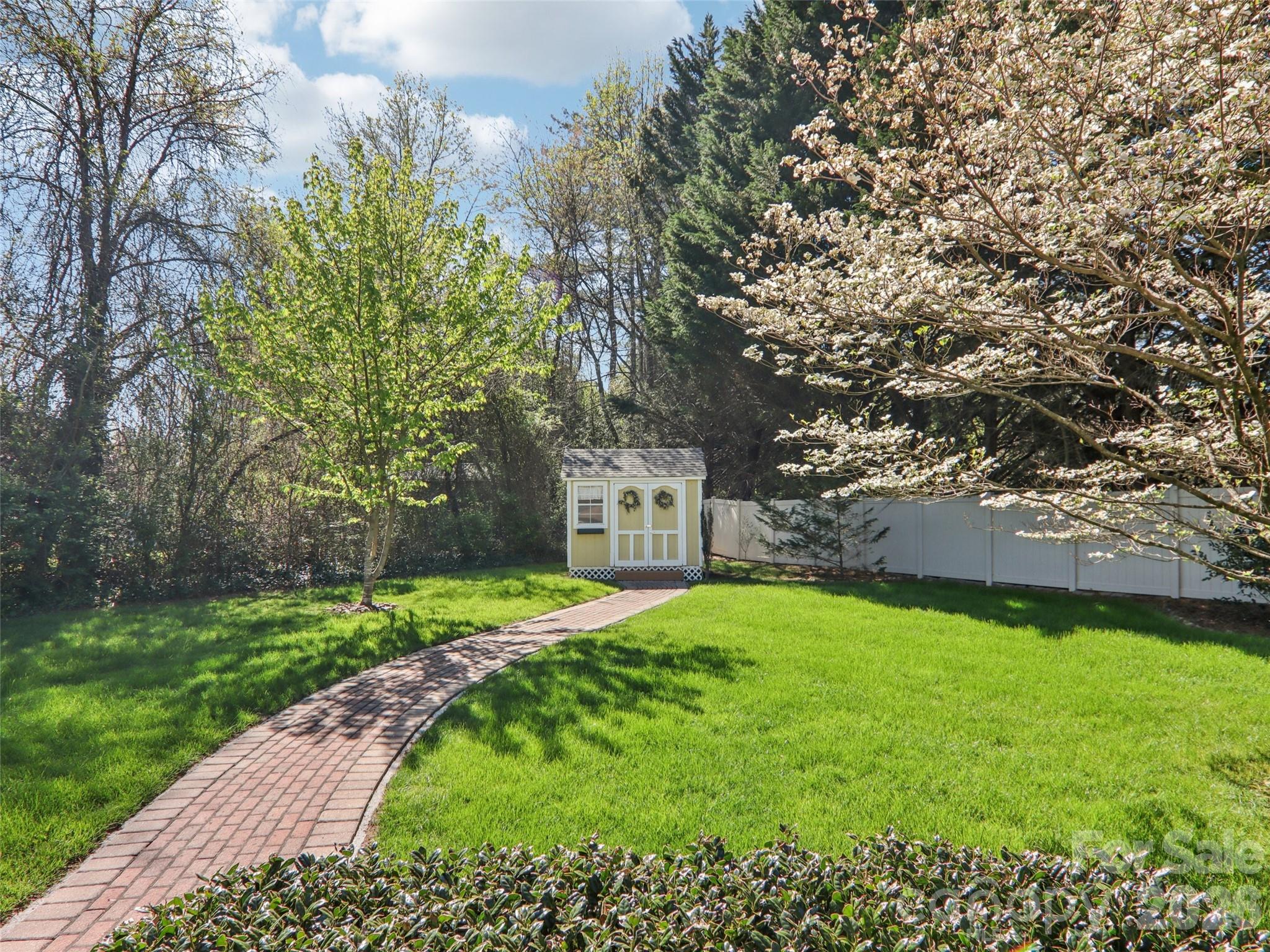 Old Applewood Hollow - Residential