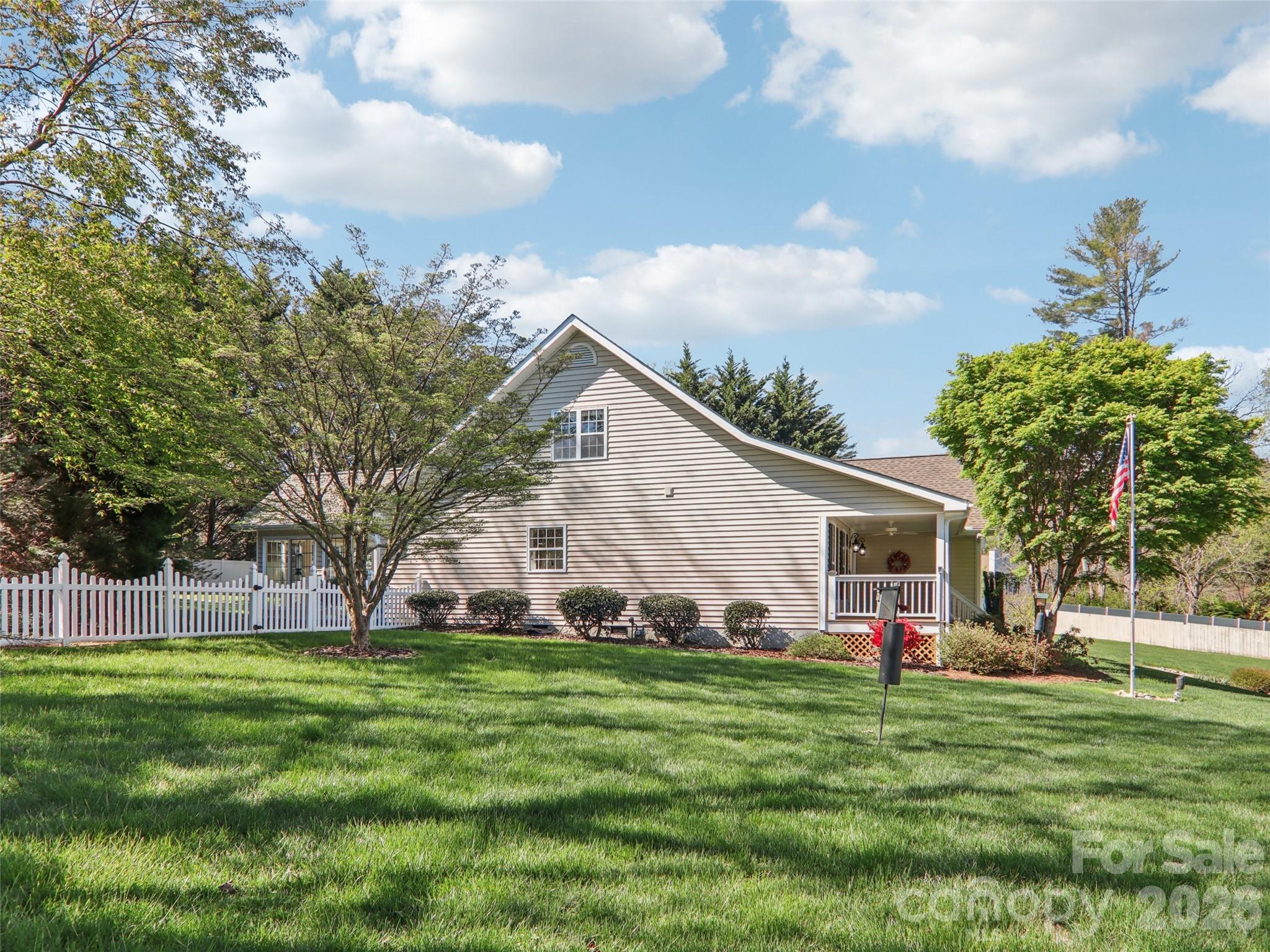 Old Applewood Hollow - Residential