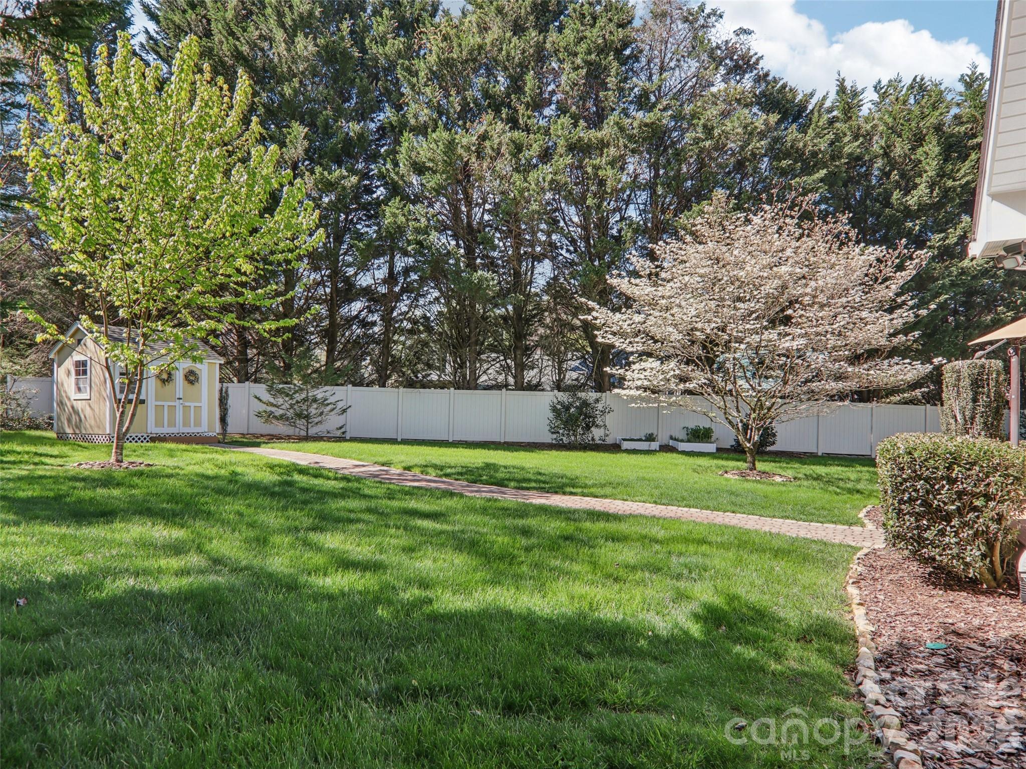 Old Applewood Hollow - Residential