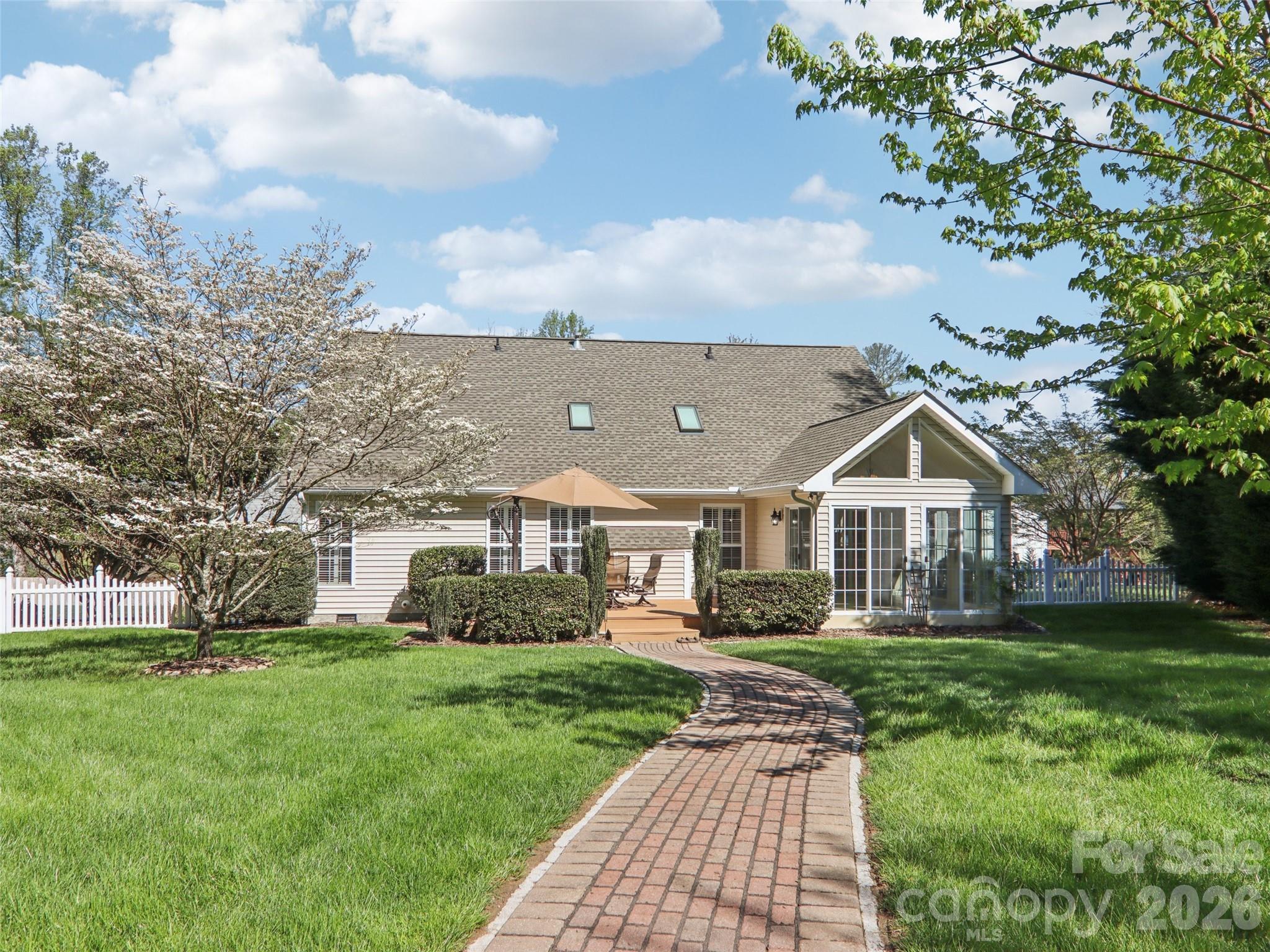 Old Applewood Hollow - Residential