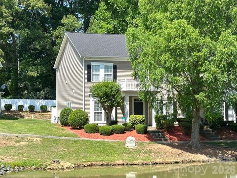 Photo of 751 Plaza Walk Drive, Charlotte, NC 28215 (MLS # 4384832)