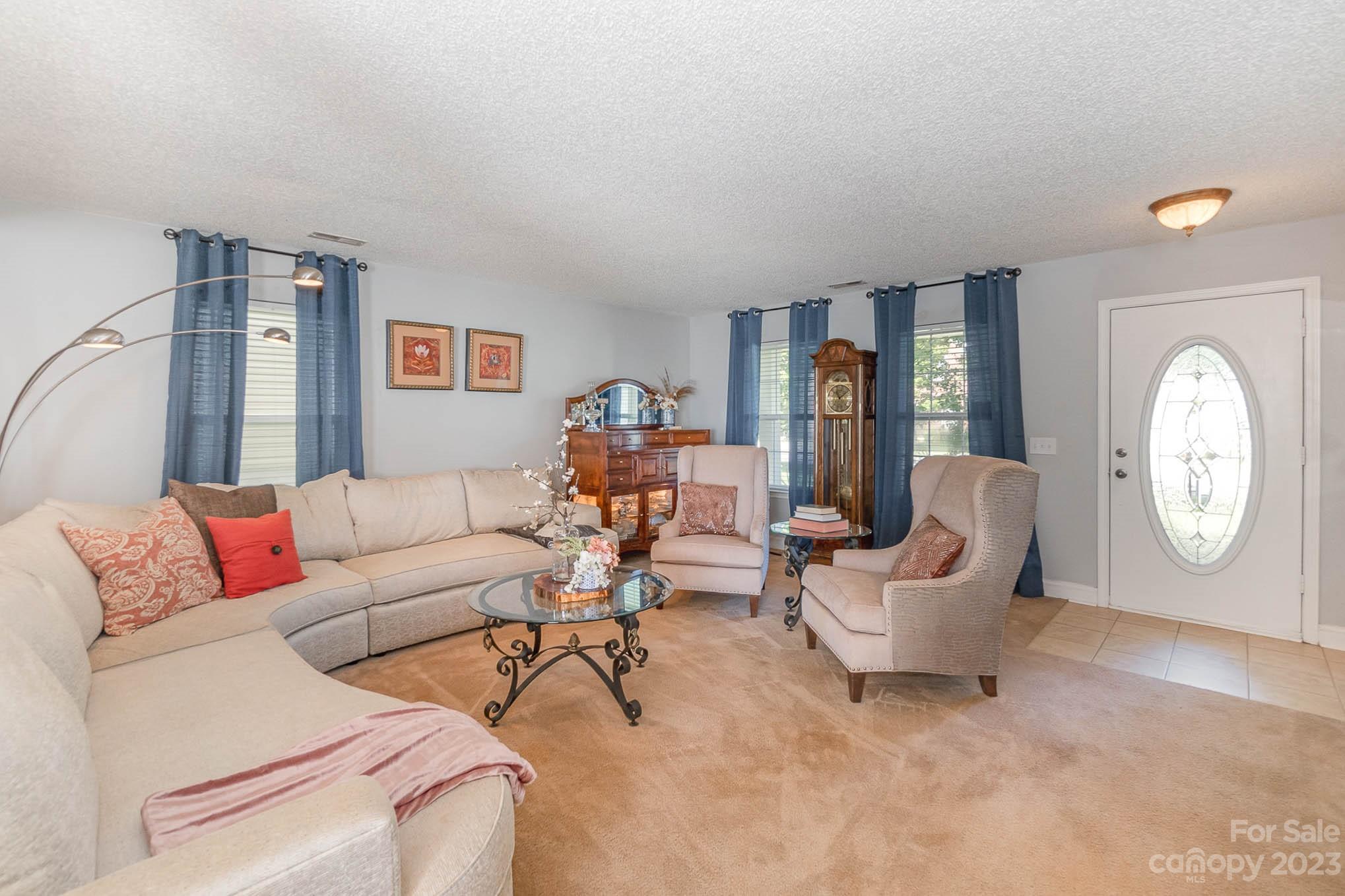 Hamilton Lakes - Residential