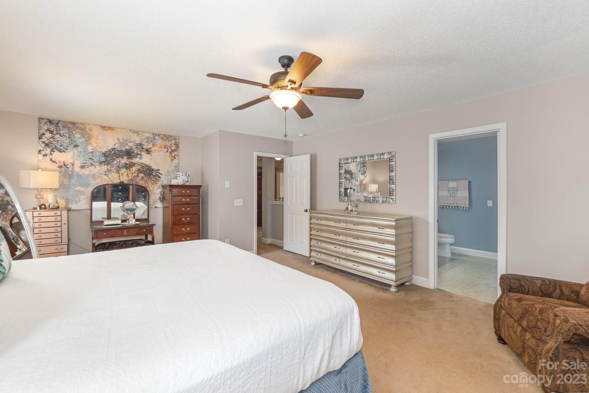 Hamilton Lakes - Residential