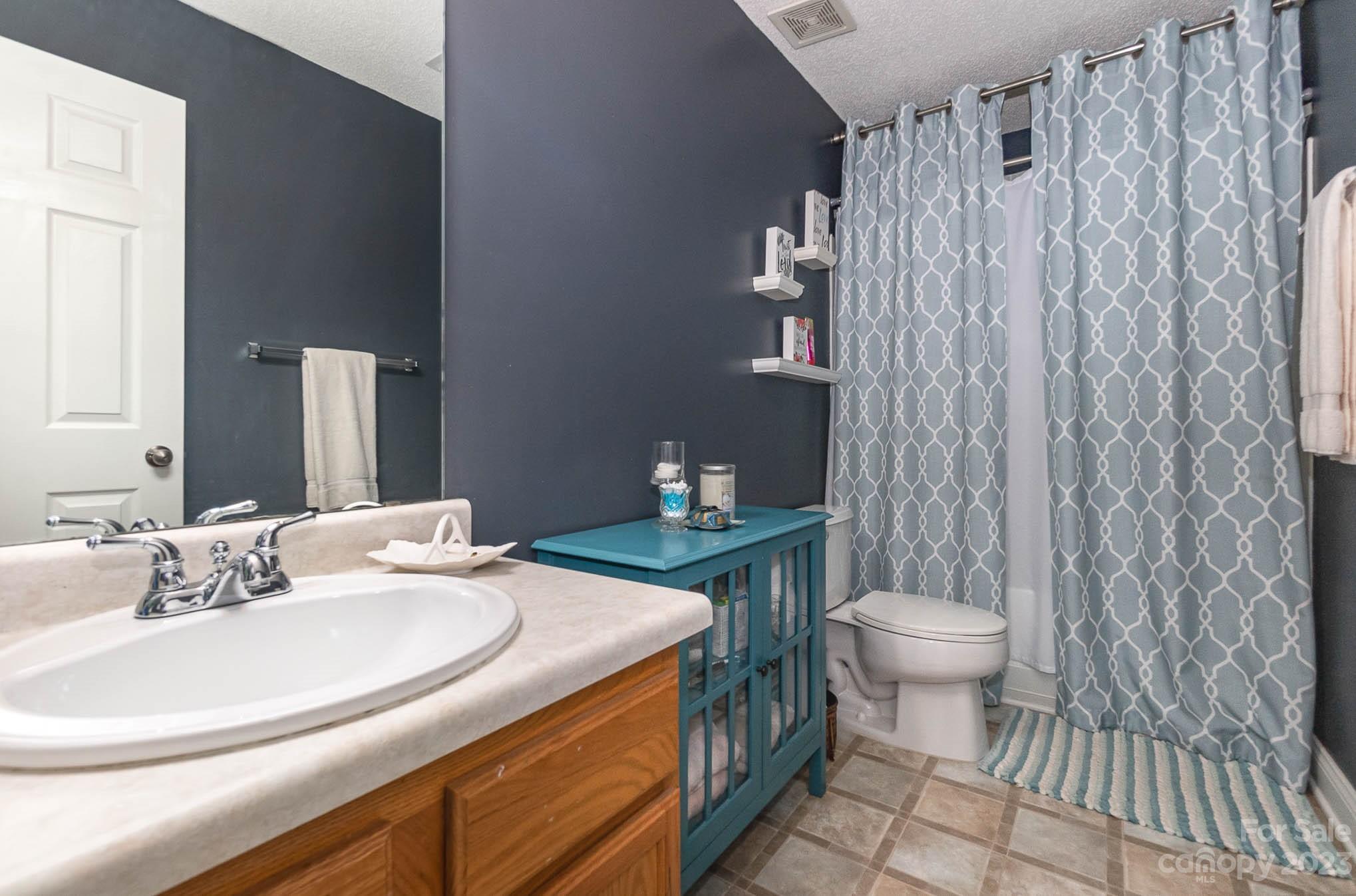 Hamilton Lakes - Residential