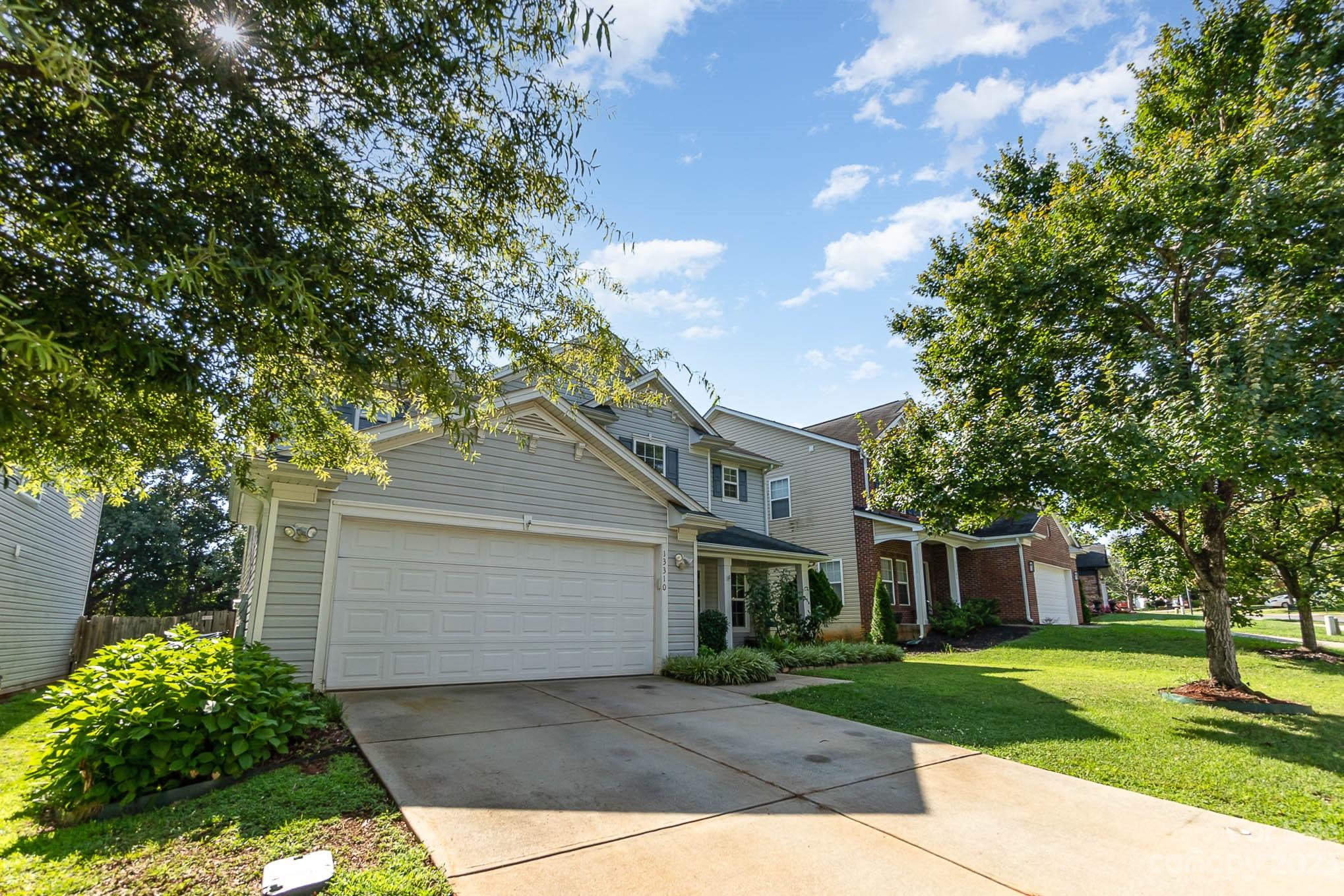 Hamilton Lakes - Residential