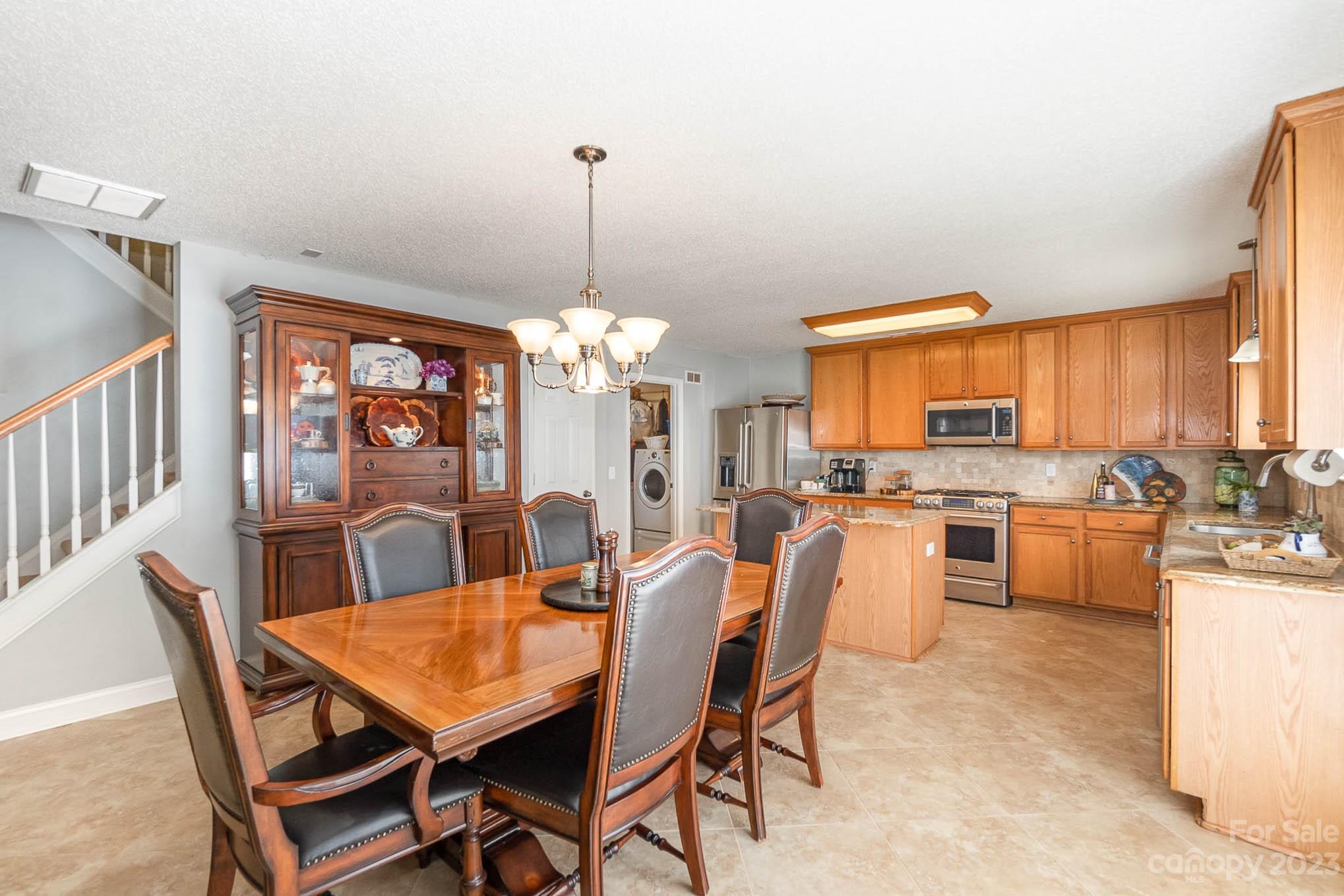 Hamilton Lakes - Residential