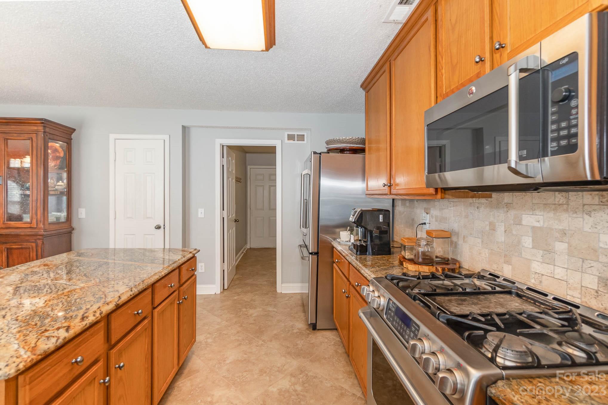 Hamilton Lakes - Residential