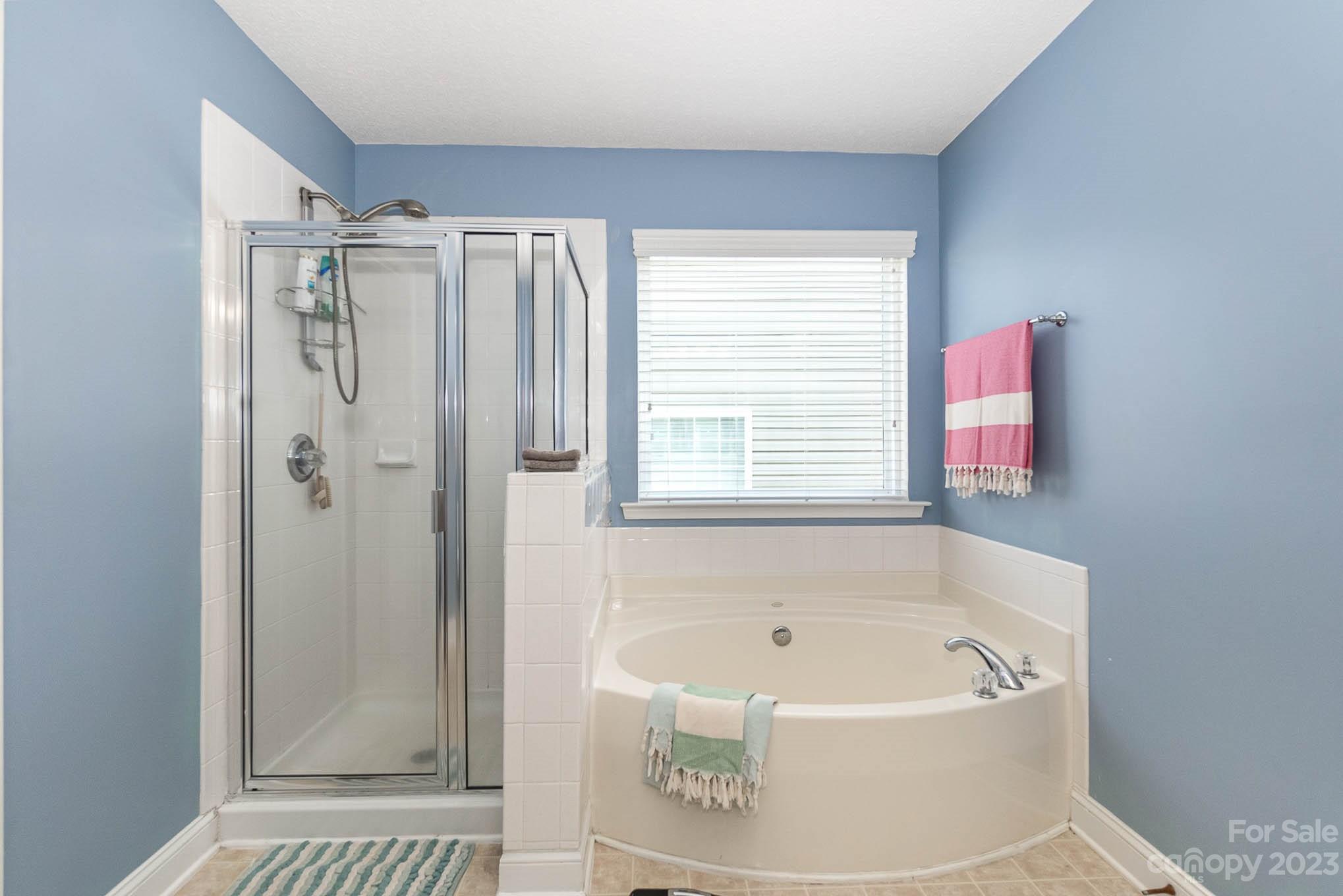 Hamilton Lakes - Residential