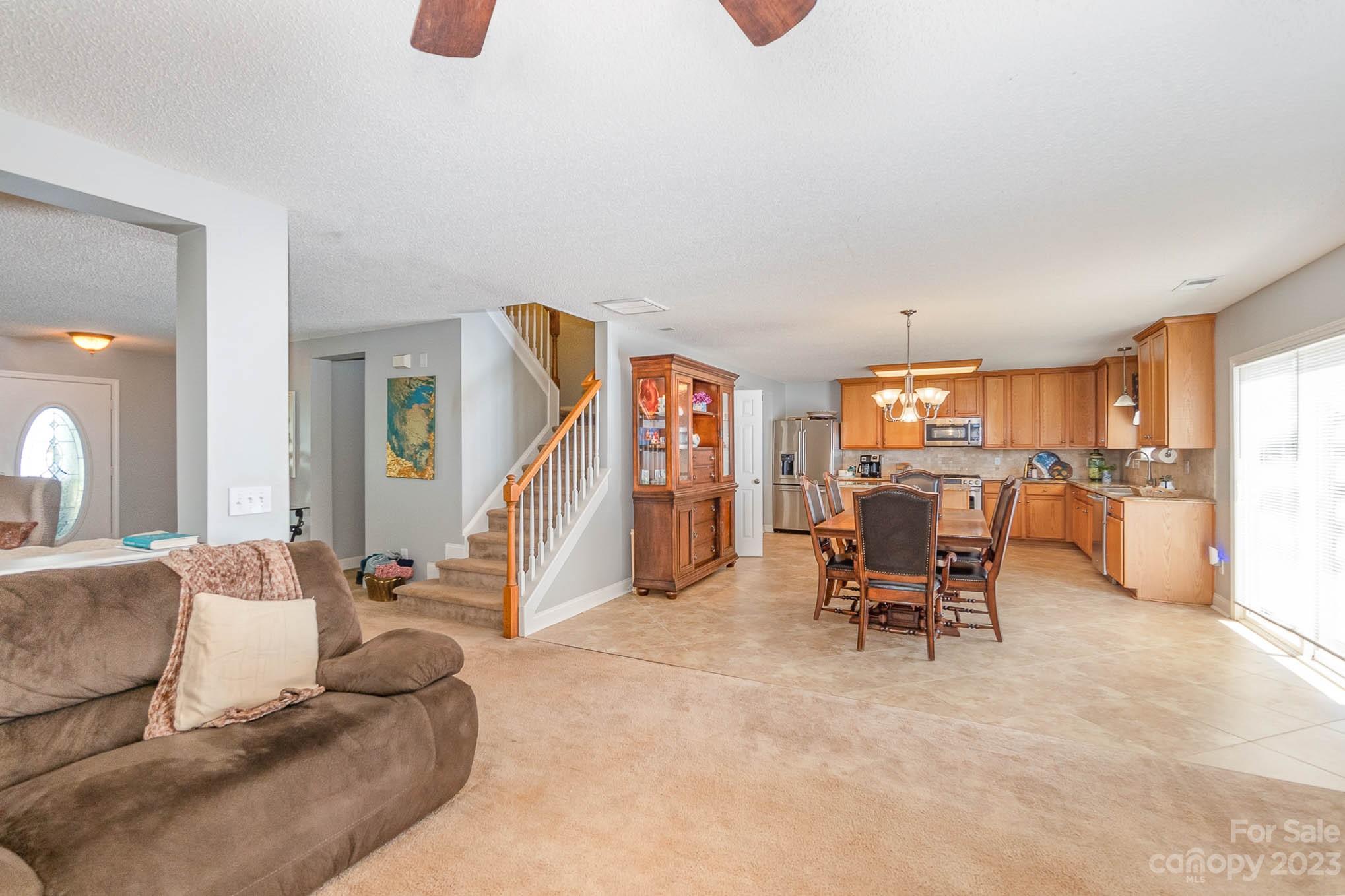 Hamilton Lakes - Residential