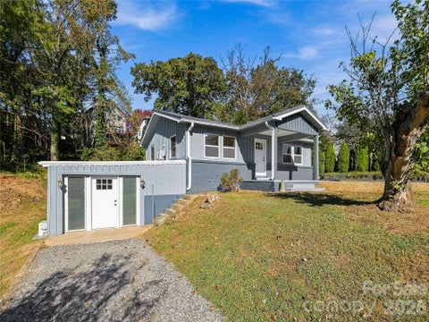 Photo of 33 Phipps Street, Weaverville, NC 28787 (MLS # 4436864)