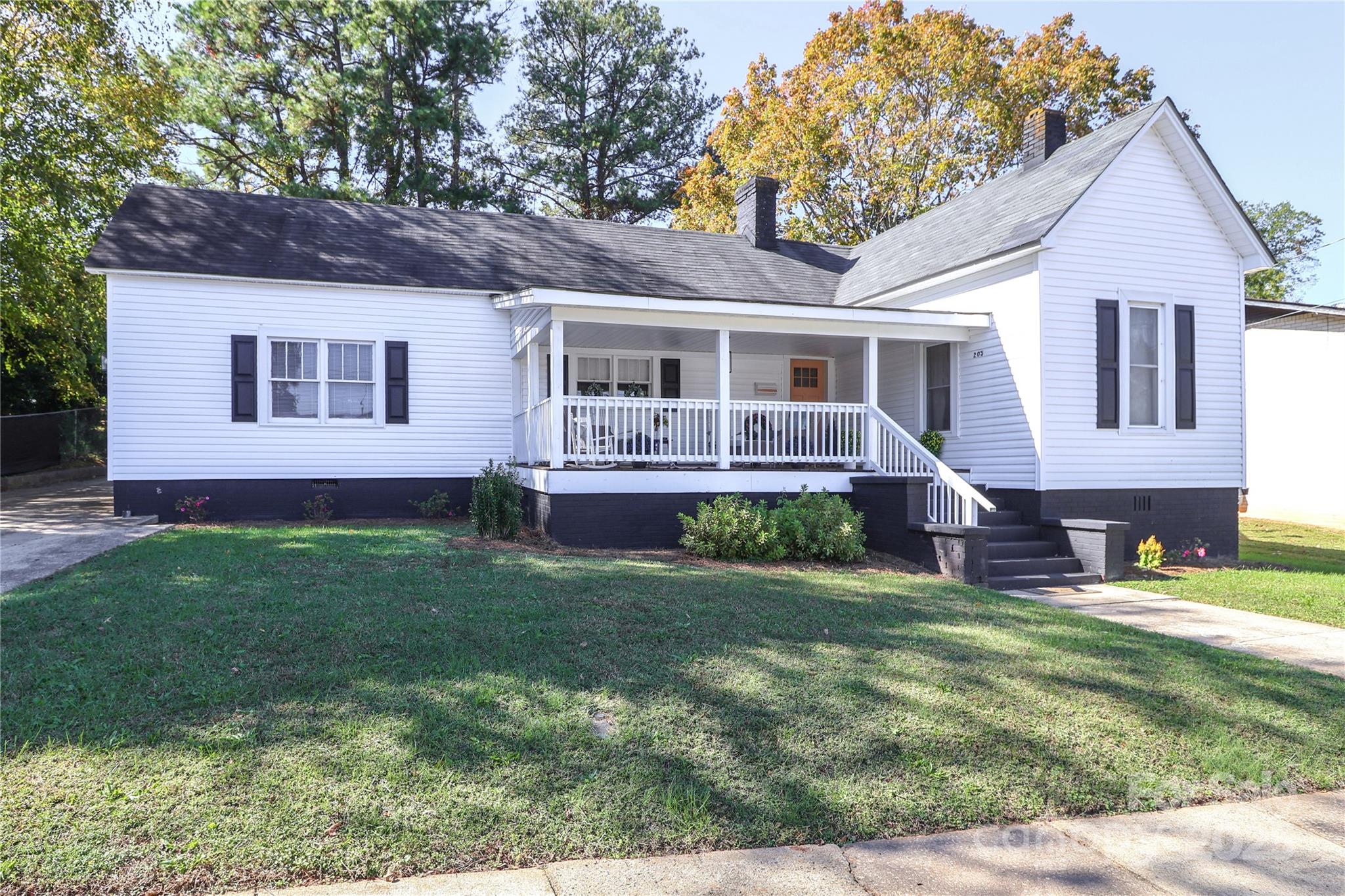 205 W Centerview Street
