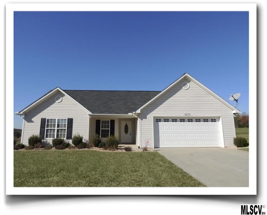 Move right into this beautiful home in the Sigmon Hollow neighborhood.  This home features 3 bedrooms, 2 bathrooms, desirable open layout and split bedroom plan.  Living room is a nice neutral color with vaulted ceilings, gas log fireplace and wood floors.  Kitchen is opened right up to the living room with an eat-in area and bar seating.  The master bedroom has 2 closets and the master bath has dual sinks.  The other two bedrooms are also a nice size.  The new homeowners will love the back patio, with a peaceful country view and fully fenced backyard.  This home is located halfway between Newton and Maiden, easy access to HWY 16 and BUS 321.