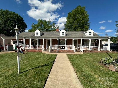 Photo of 400 Bowman Road #1, Charlotte, NC 28217 (MLS # 4327762)