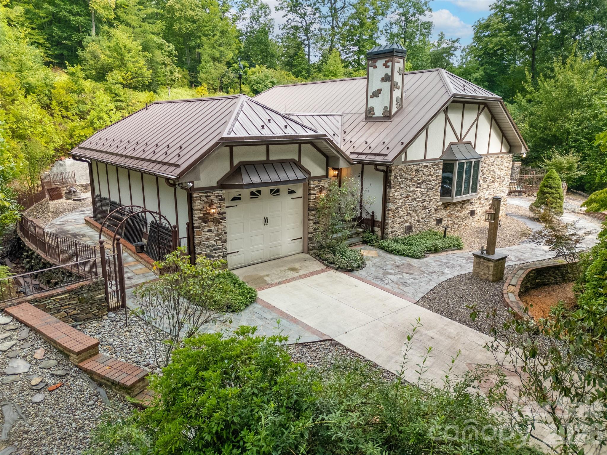 275 Hubbard Hollow Road
