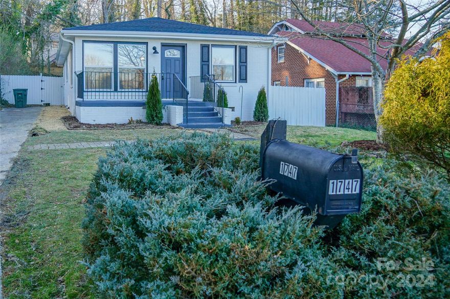 LOCATION, LOCATION, LOCATION! Charming home in historic Druid Hills. Located just over a mile from historic downtown Hendersonville with all of its shopping, dining, banking and other conveniences and convenient to the Asheville Regional Airport. Enter to a open light filled living space  with beautiful hardwood floors throughout.  Features include 3 bedrooms and one full bathroom and a laundry closet.  Recent updates Roof 2024, exterior painted, gutters one year old, windows approximately 4 years old. Move in ready!