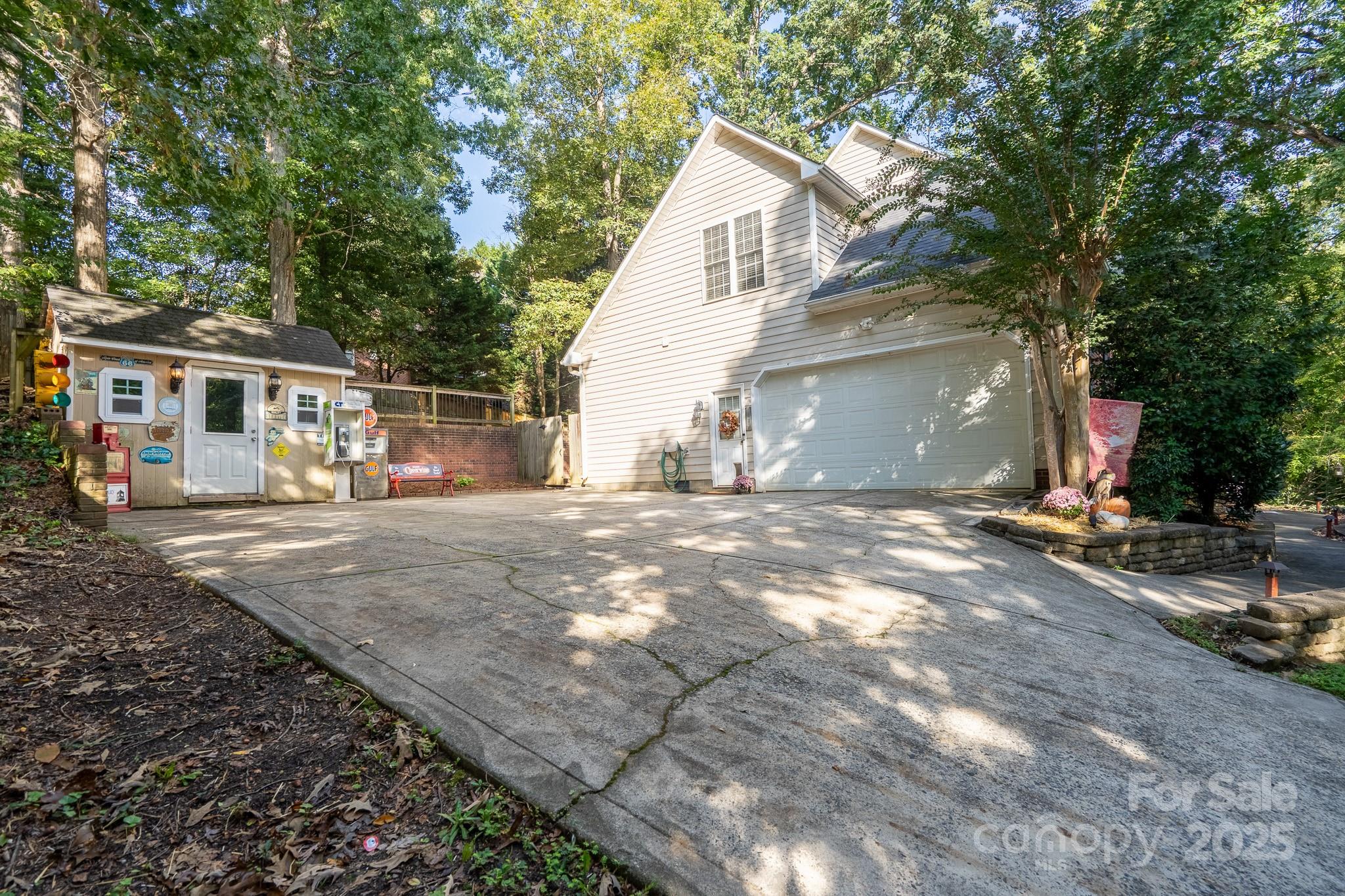 Dakota Woods - Residential