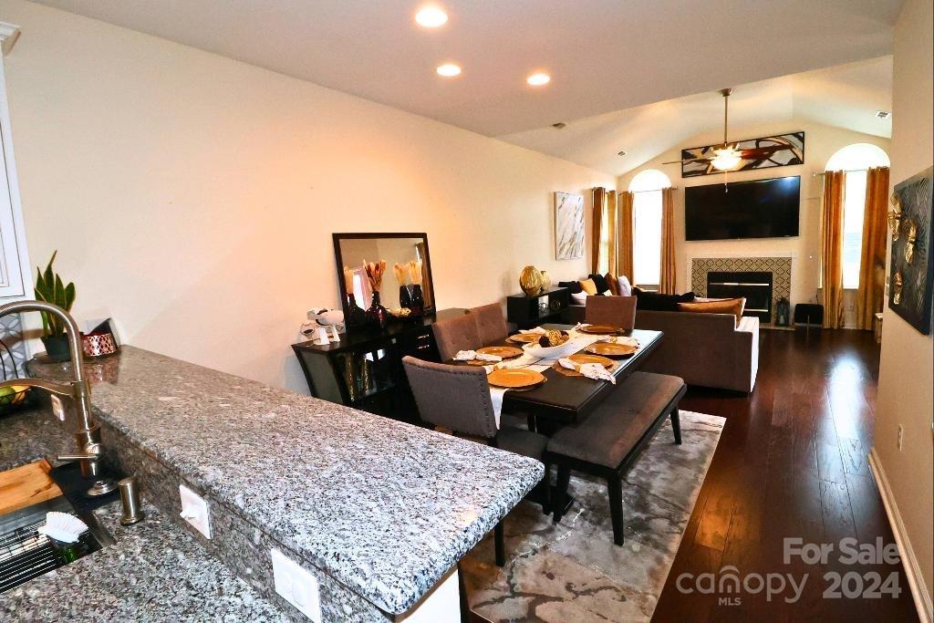 Trellis Pointe - Residential