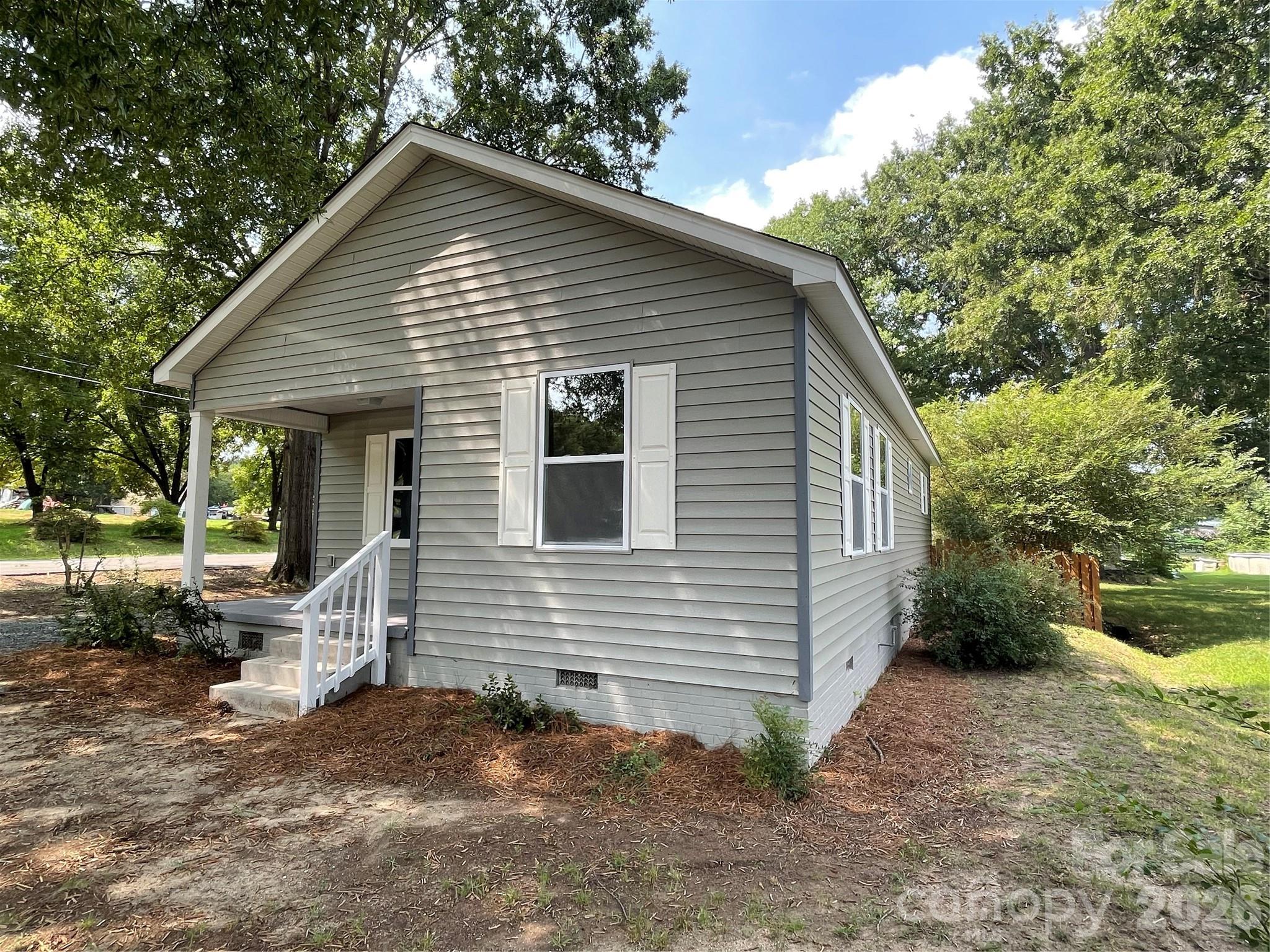 601 W Round Street