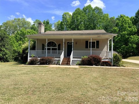 Photo of 2498 Melvin Propst Drive, Morganton, NC 28655 (MLS # 4370673)