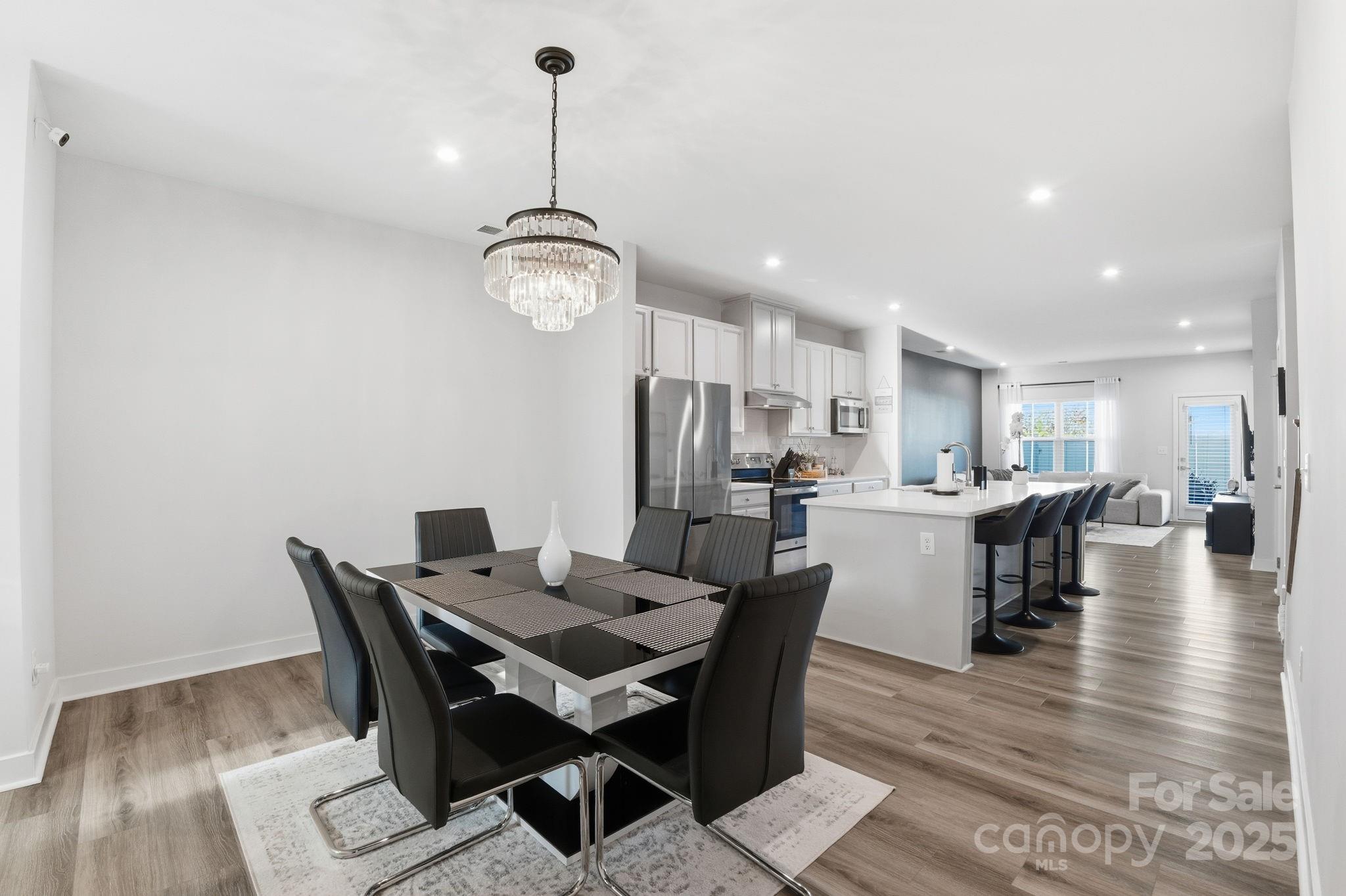 1523 Dennis Austin Lane