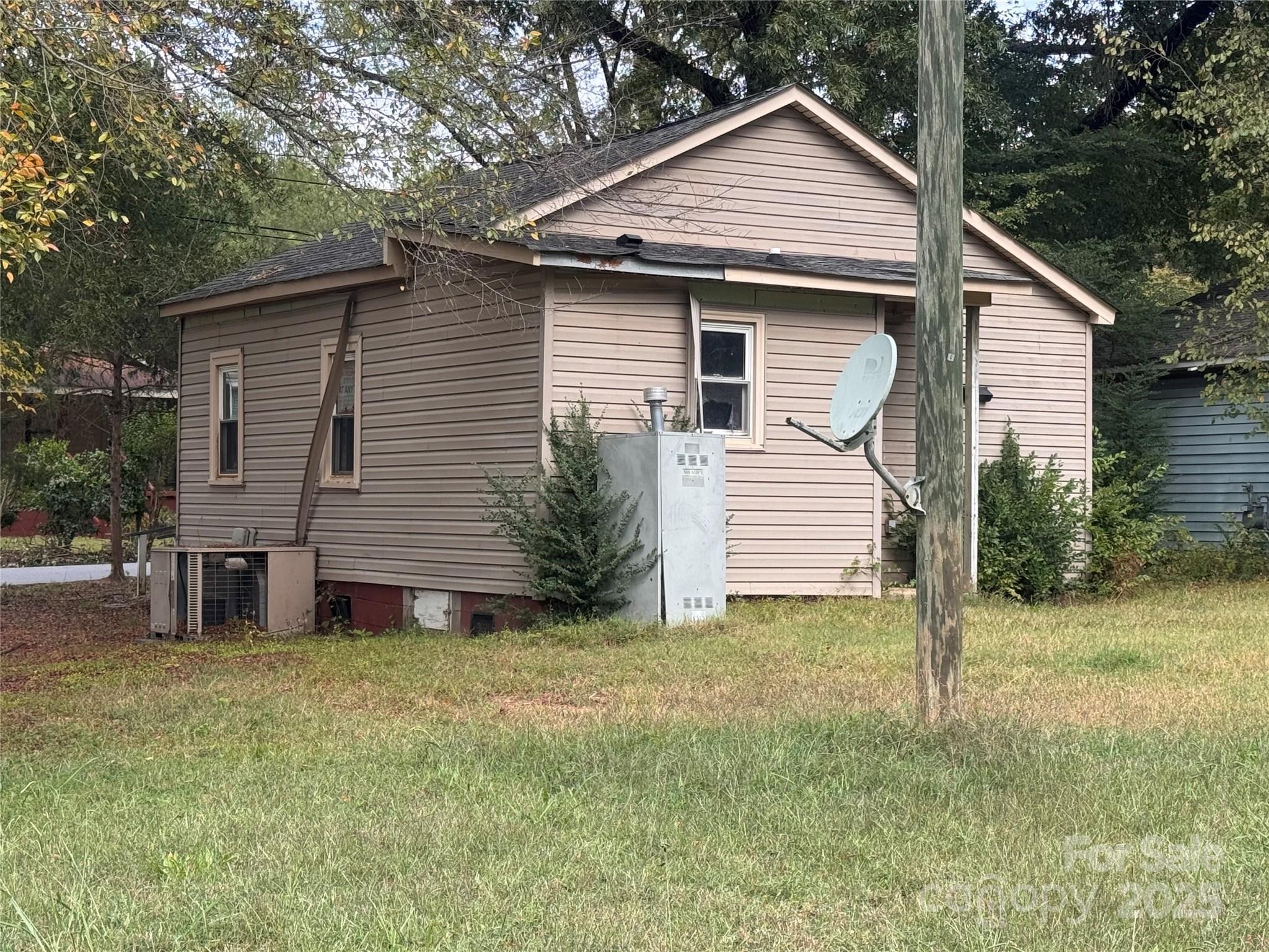 355 Camden Court NW