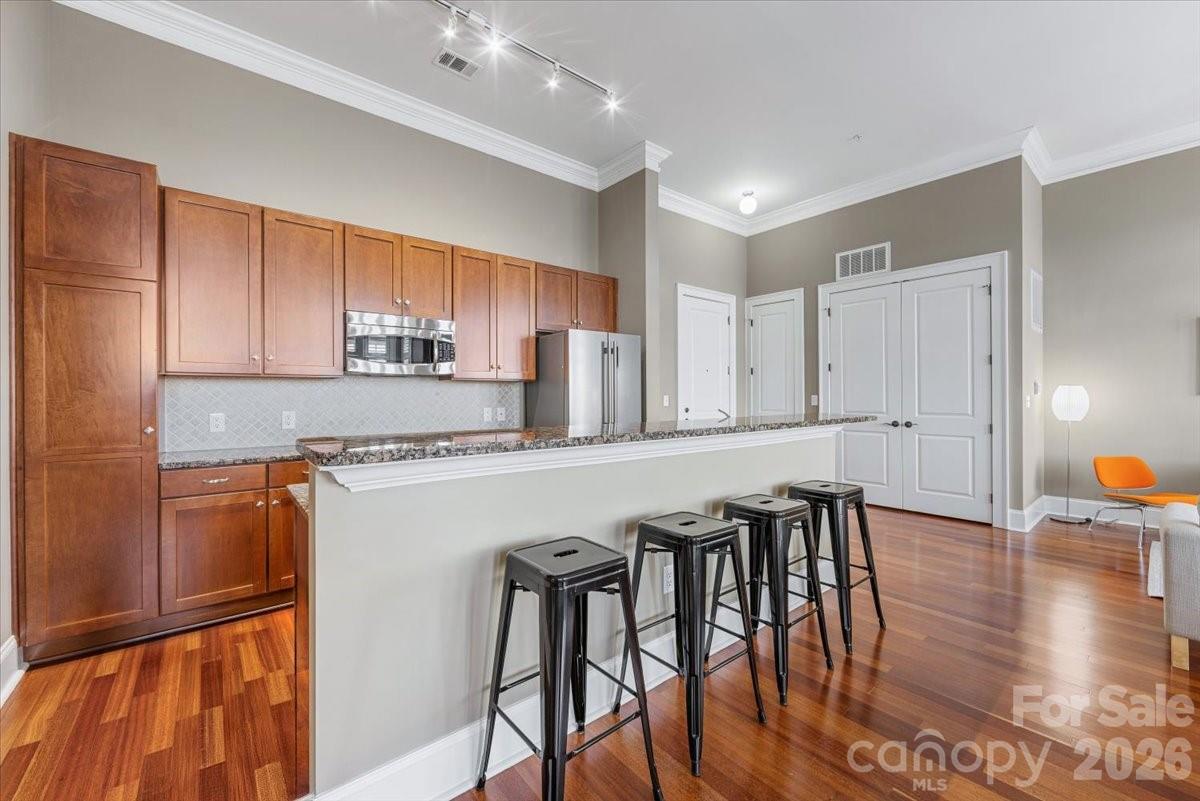 2810 Selwyn Avenue 418