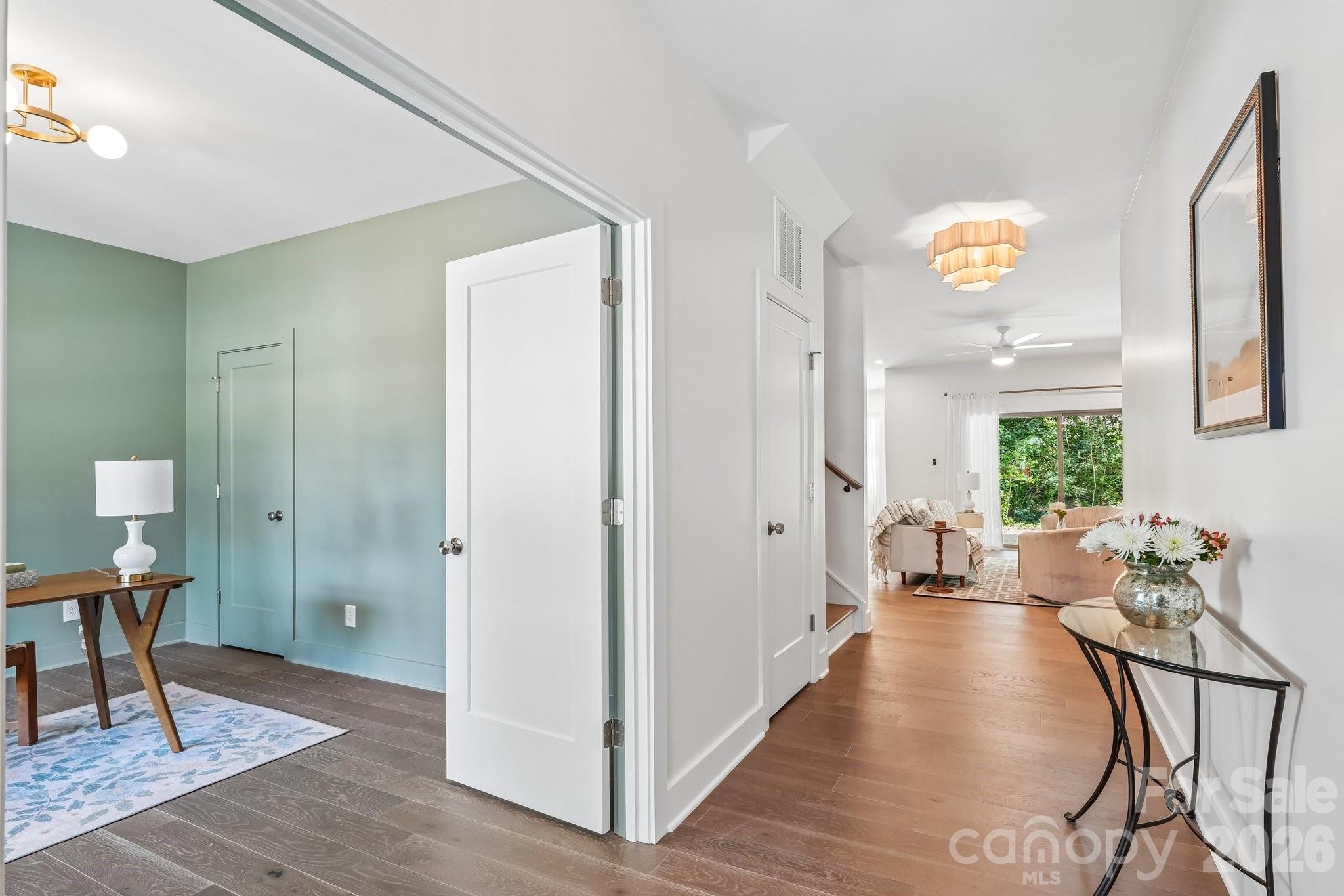 2315 Chateau Court