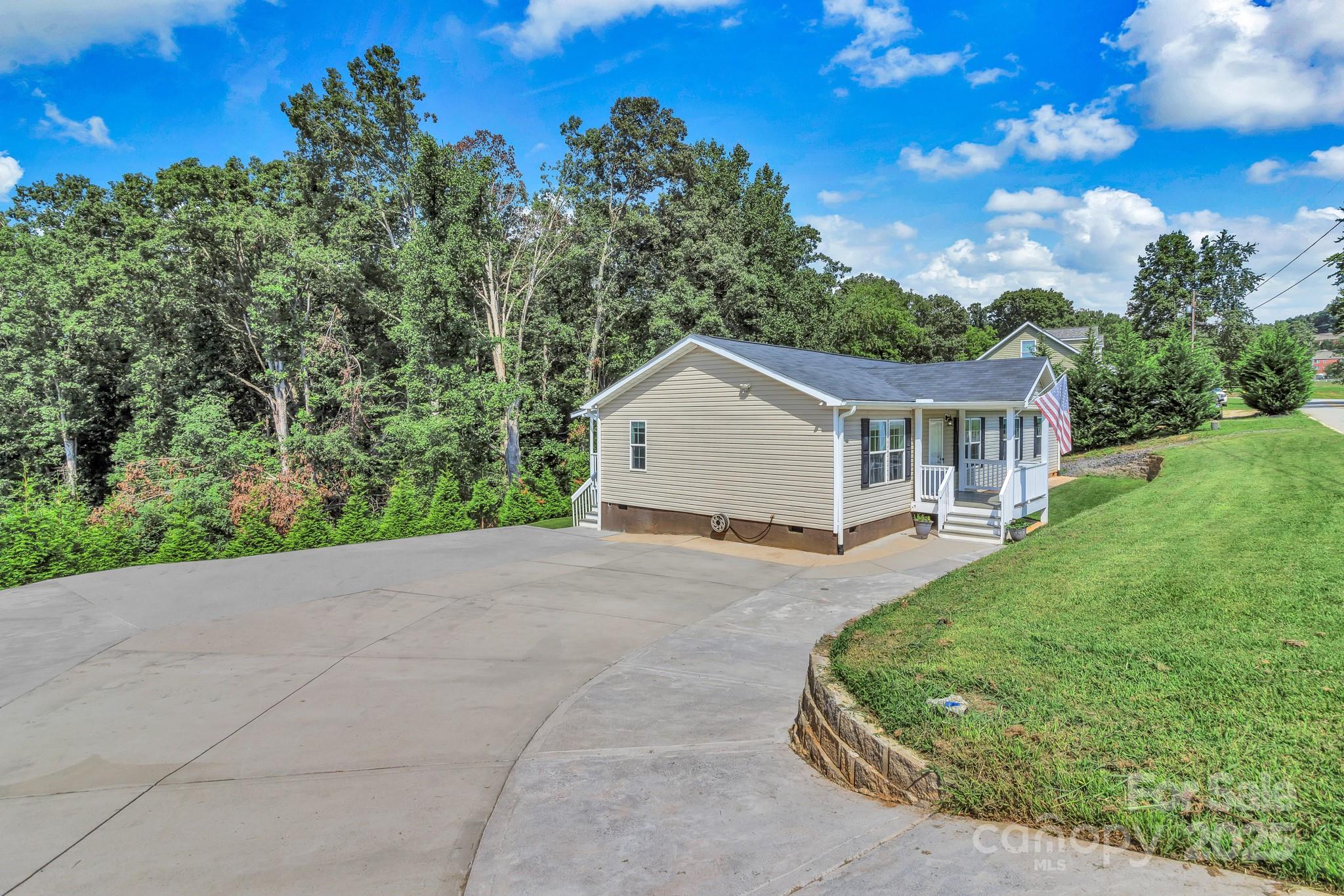 185 Bradshaw Circle