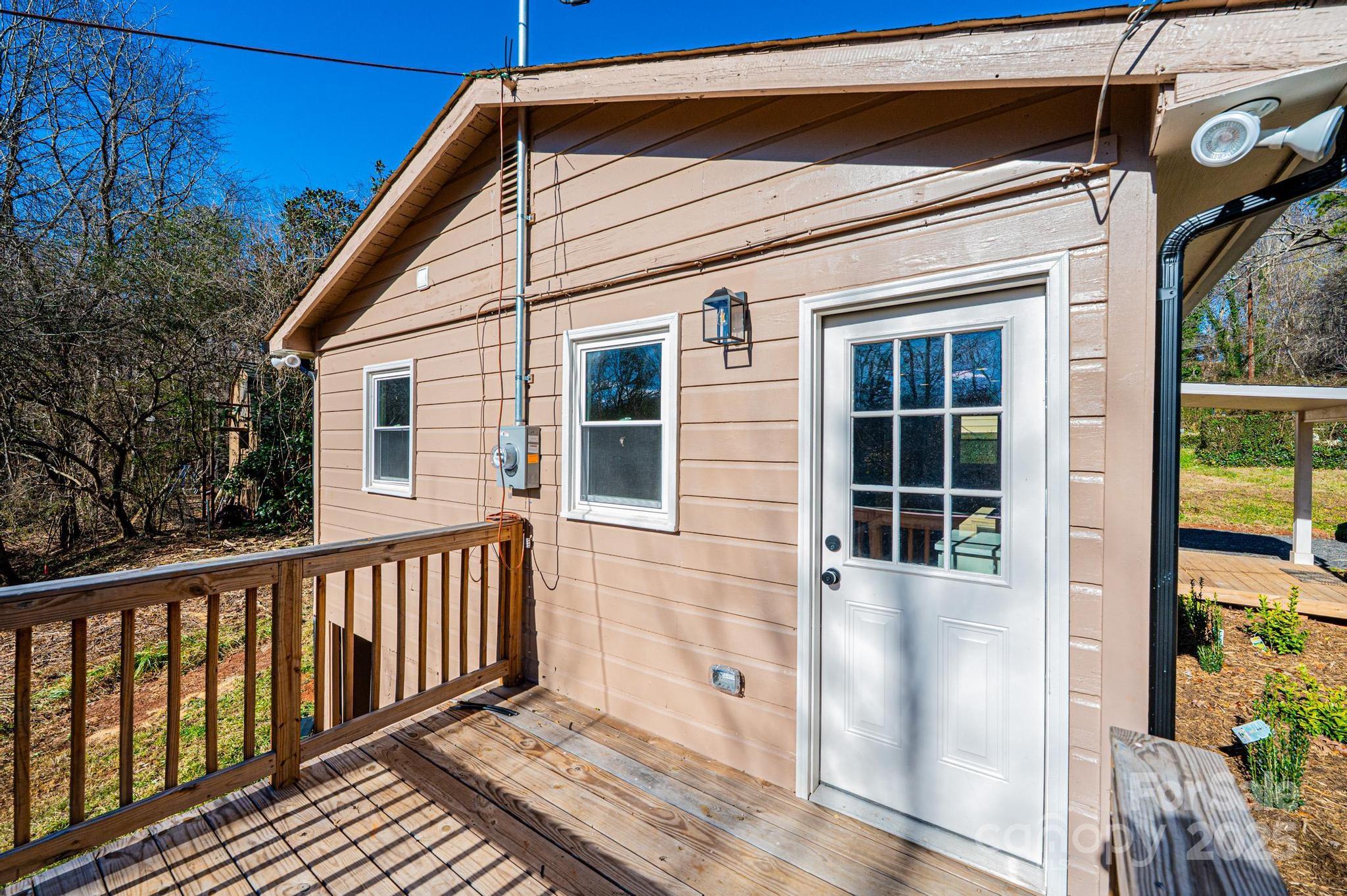 1640 1st Street Circle SE