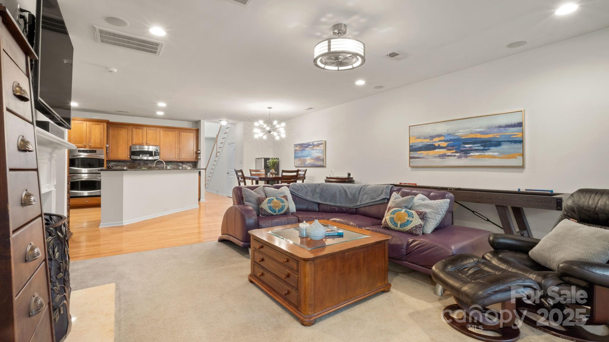 8534 Loxton Circle