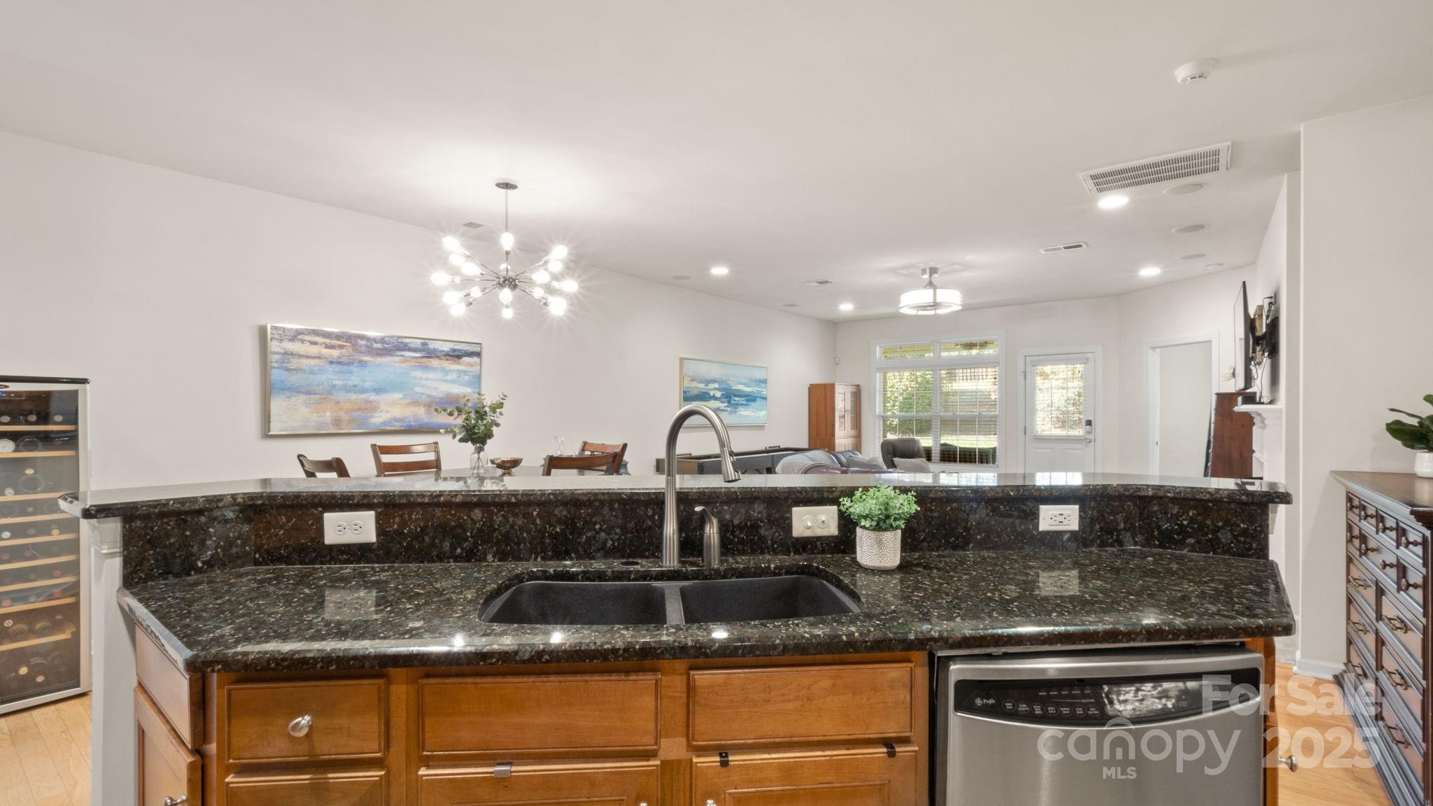 8534 Loxton Circle