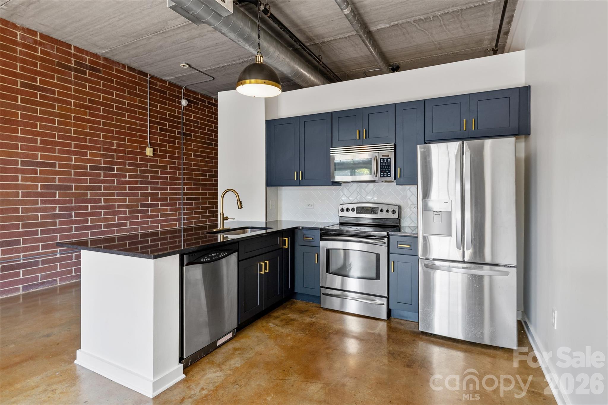 626 N Graham Street 205