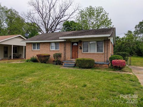 2308 English Drive Charlotte NC 28216