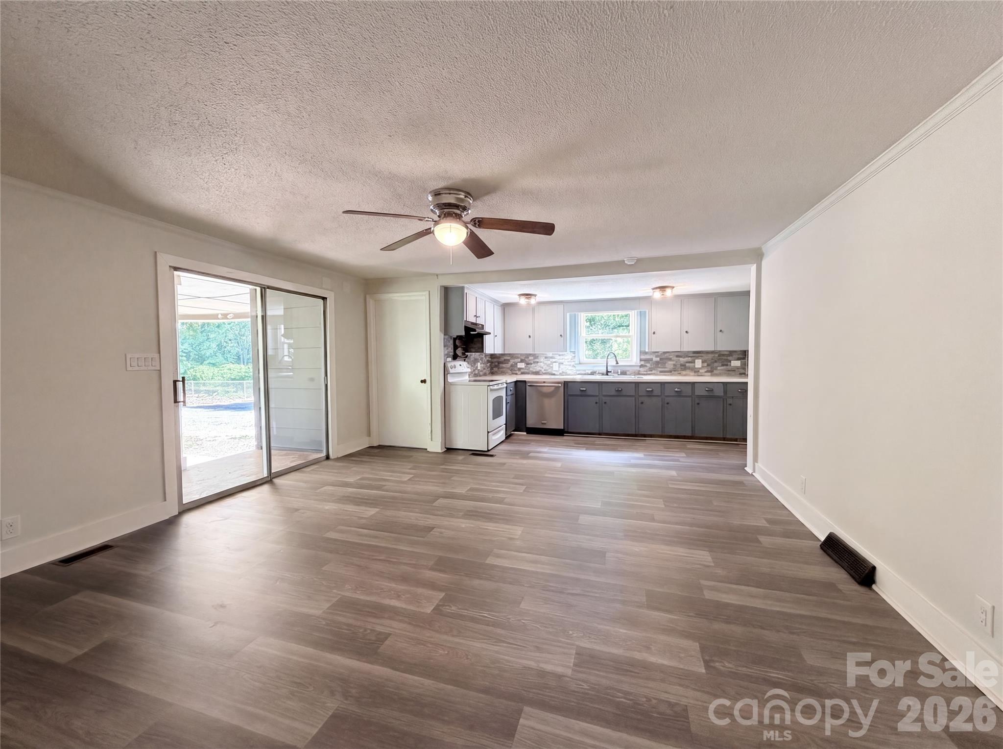 164 E Waterlynn Road