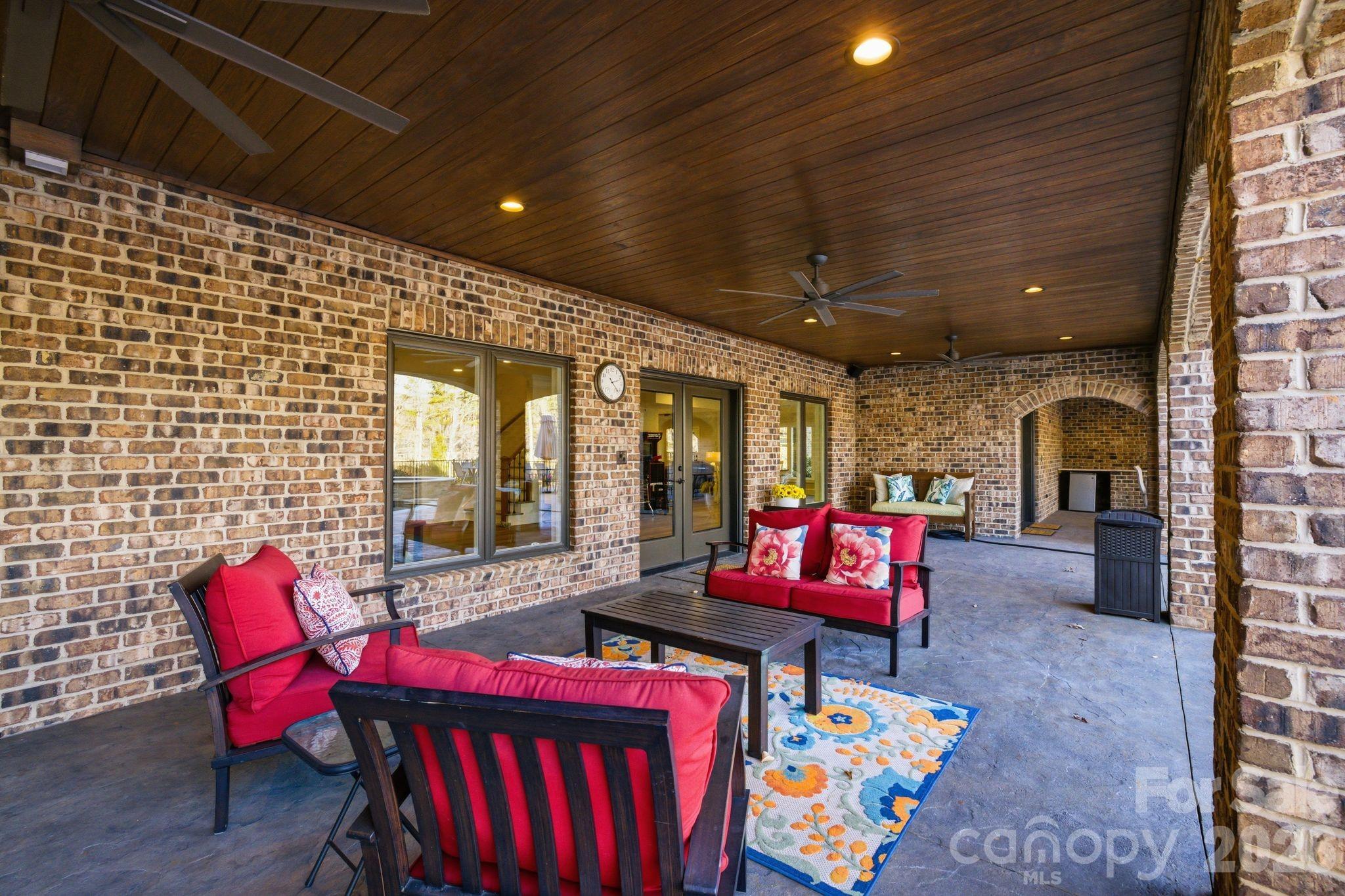 Yachtsmans Point - Residential