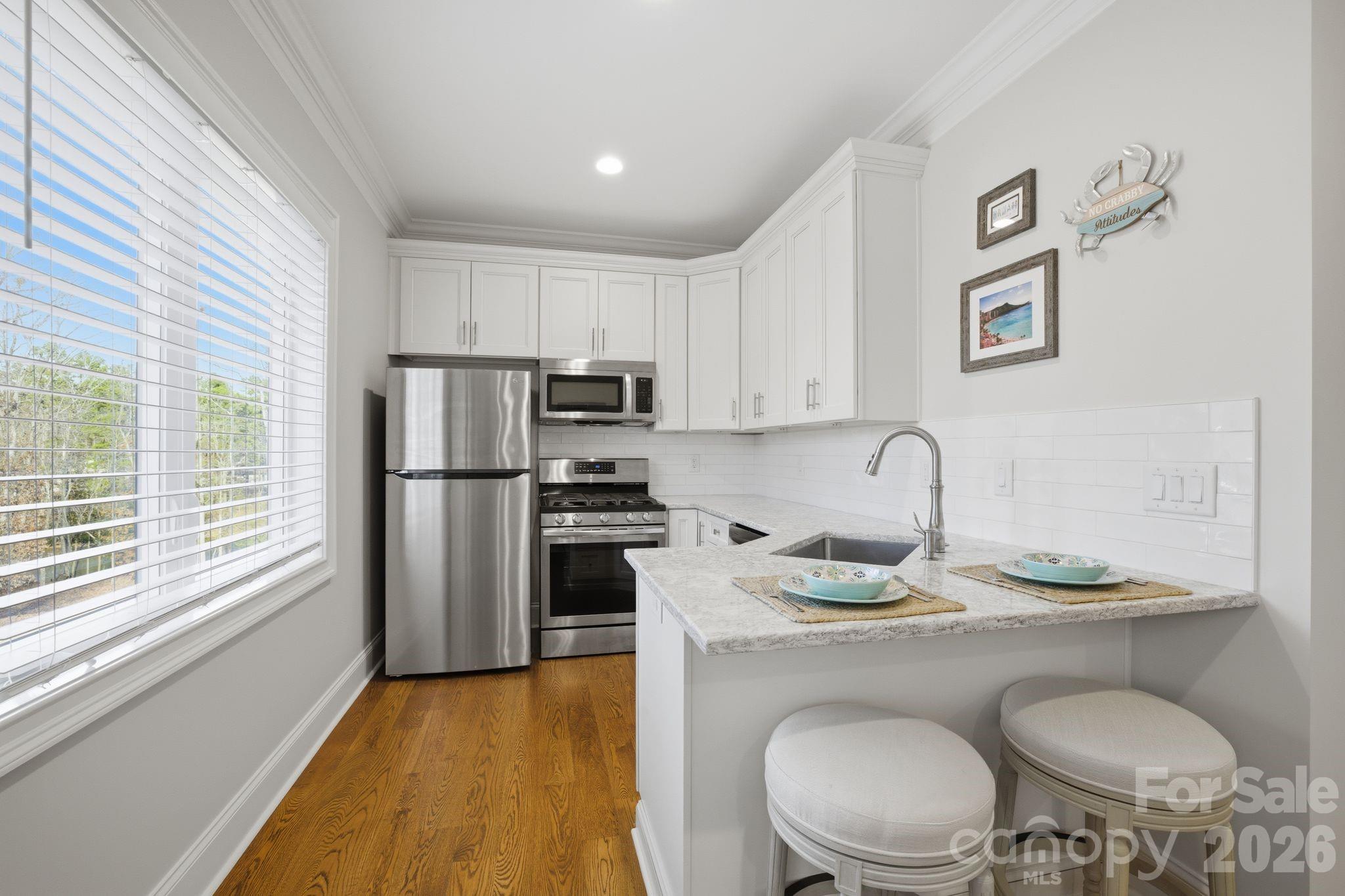 Yachtsmans Point - Residential