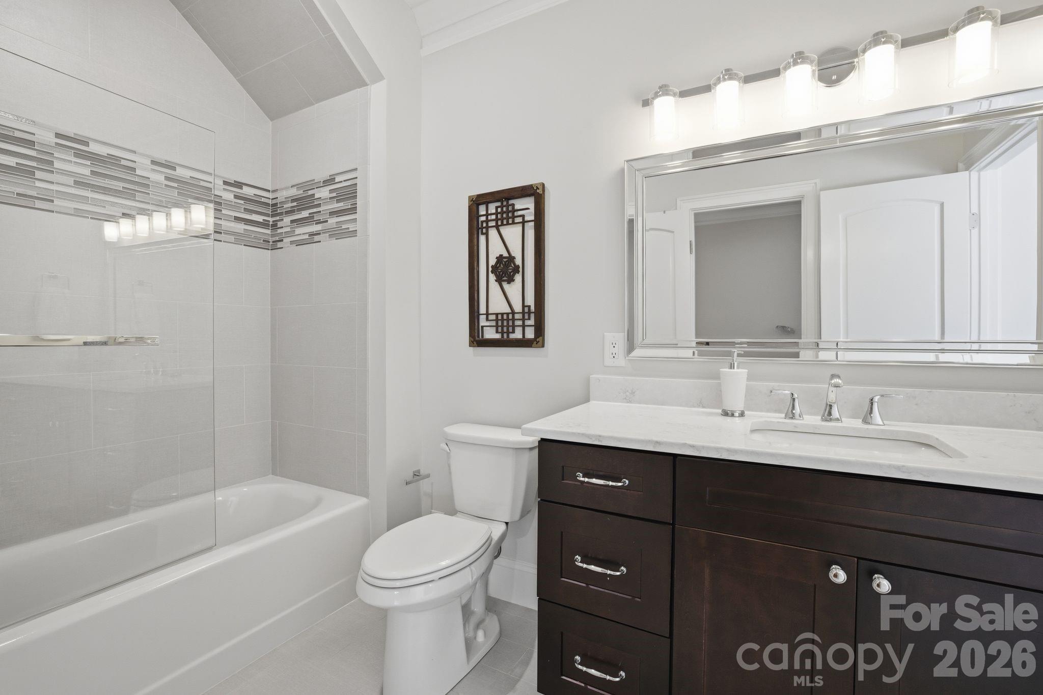 Yachtsmans Point - Residential