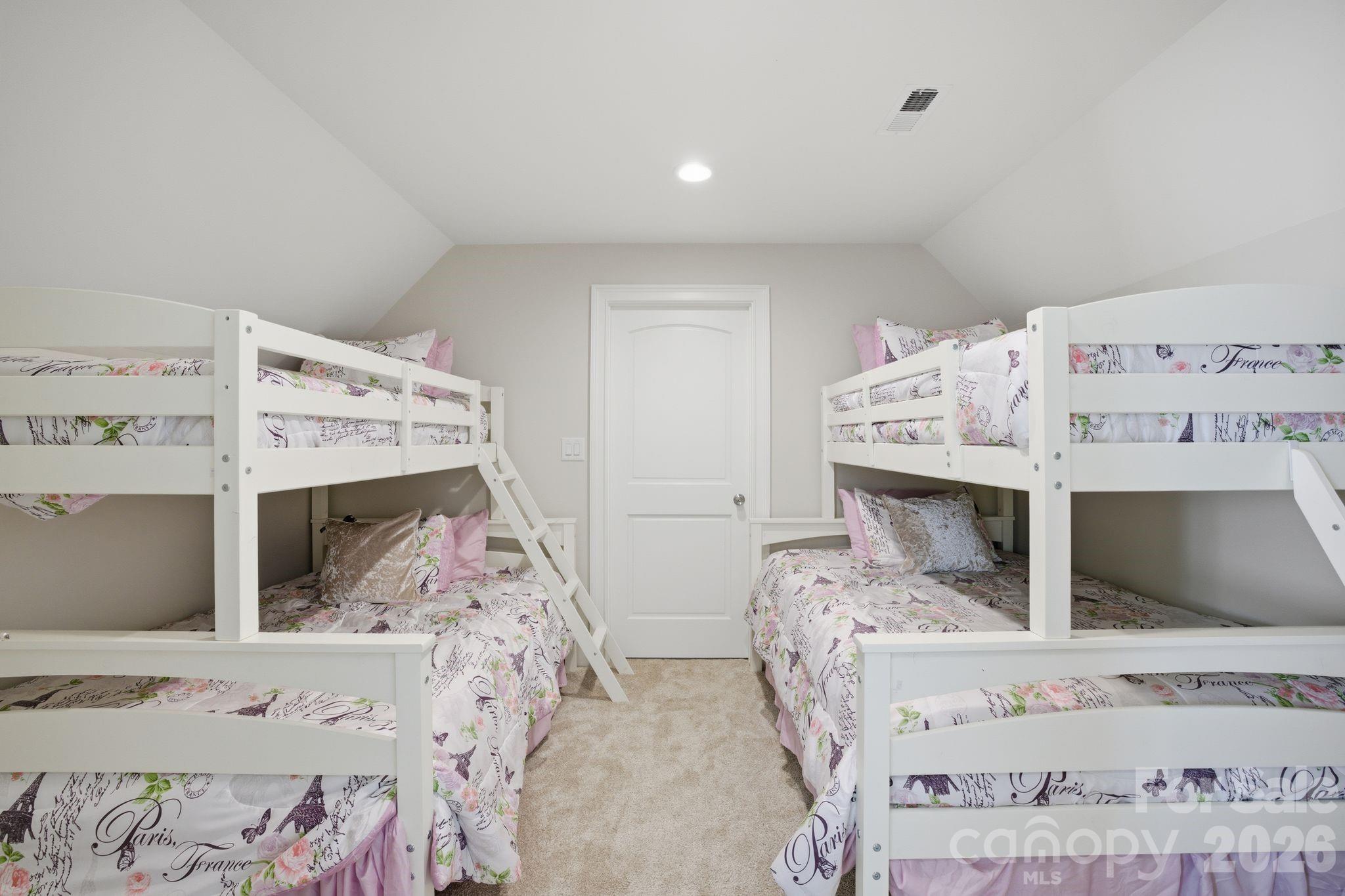 Yachtsmans Point - Residential