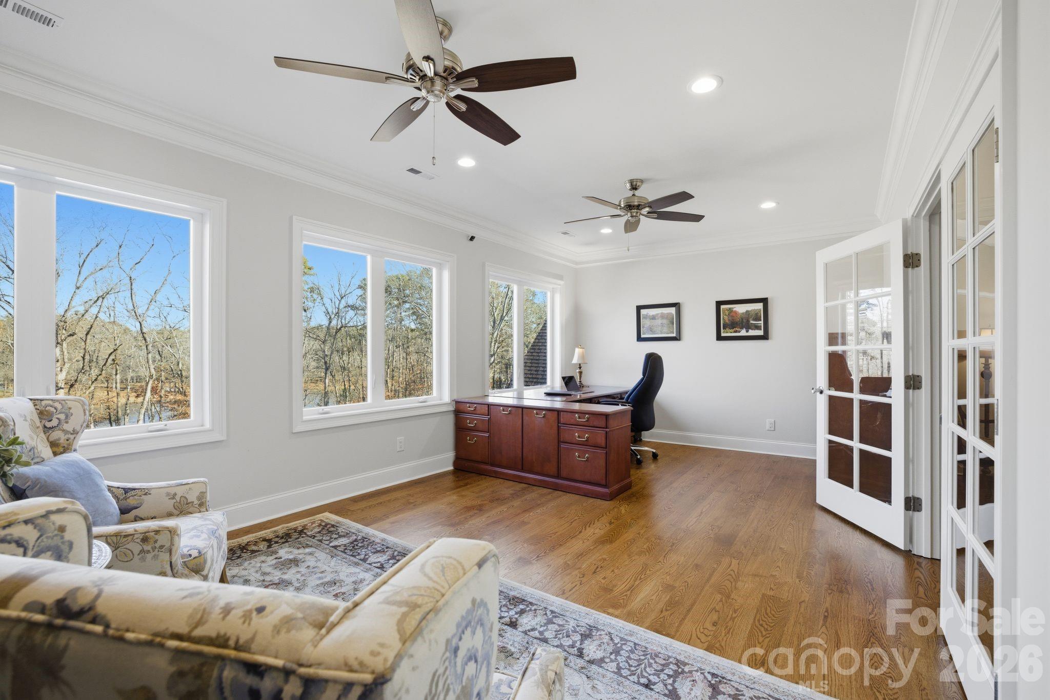 Yachtsmans Point - Residential