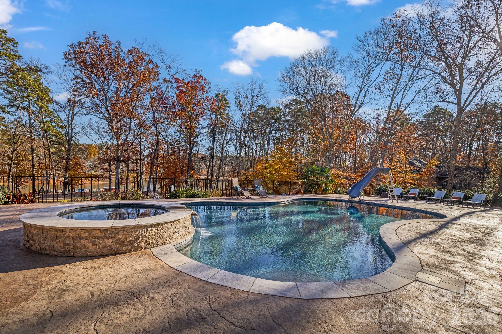 Yachtsmans Point - Residential