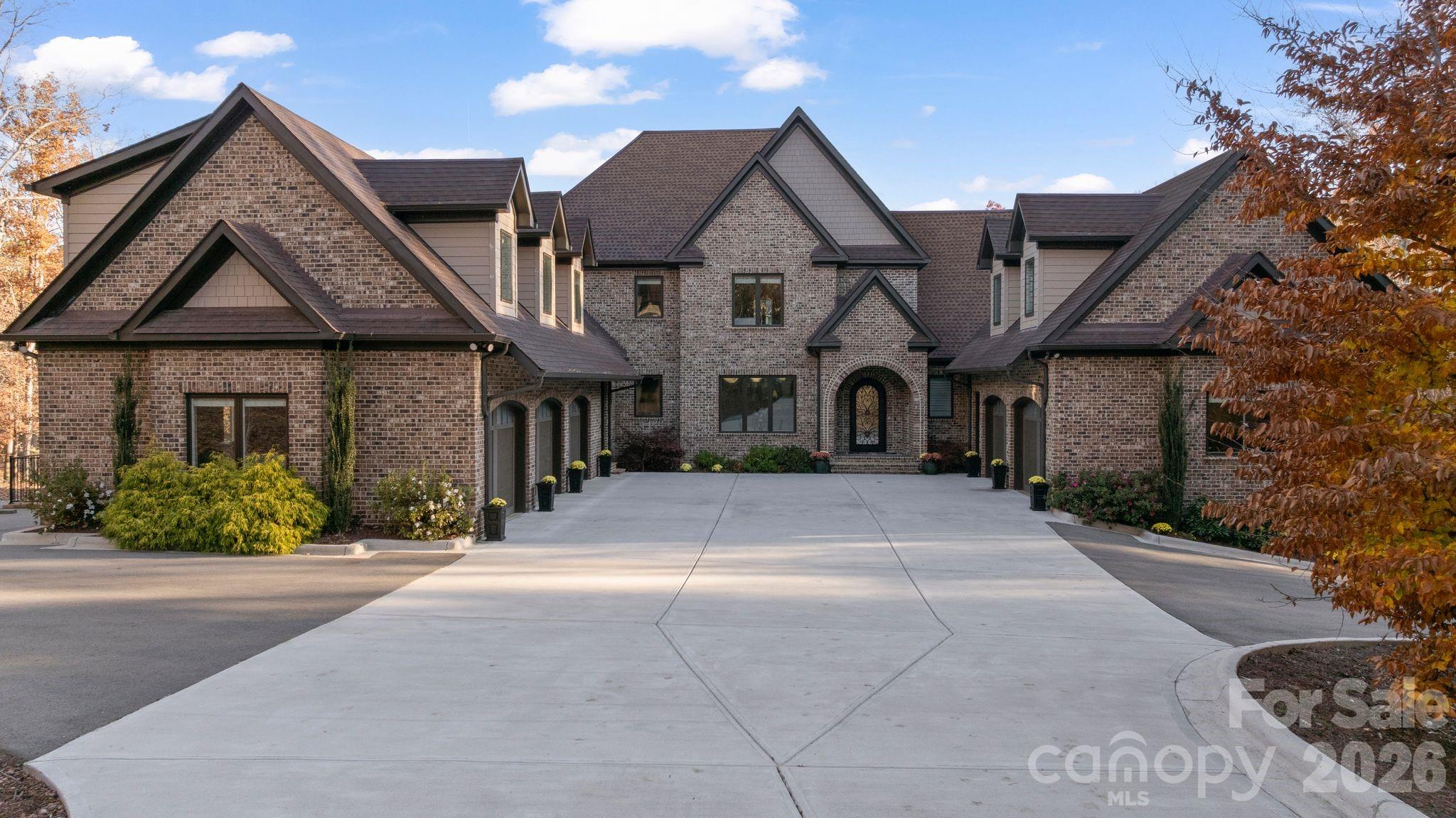 Yachtsmans Point - Residential