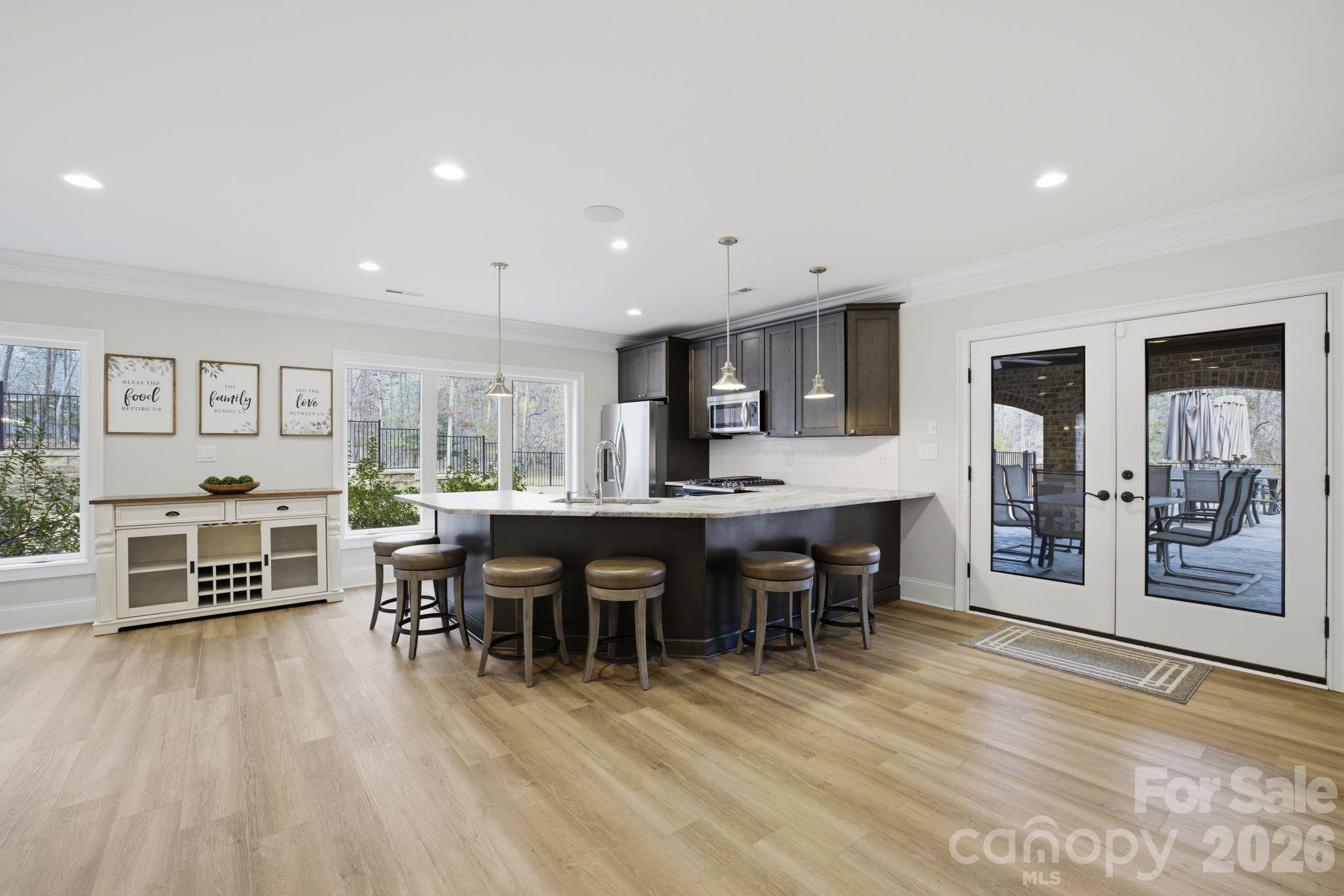 Yachtsmans Point - Residential