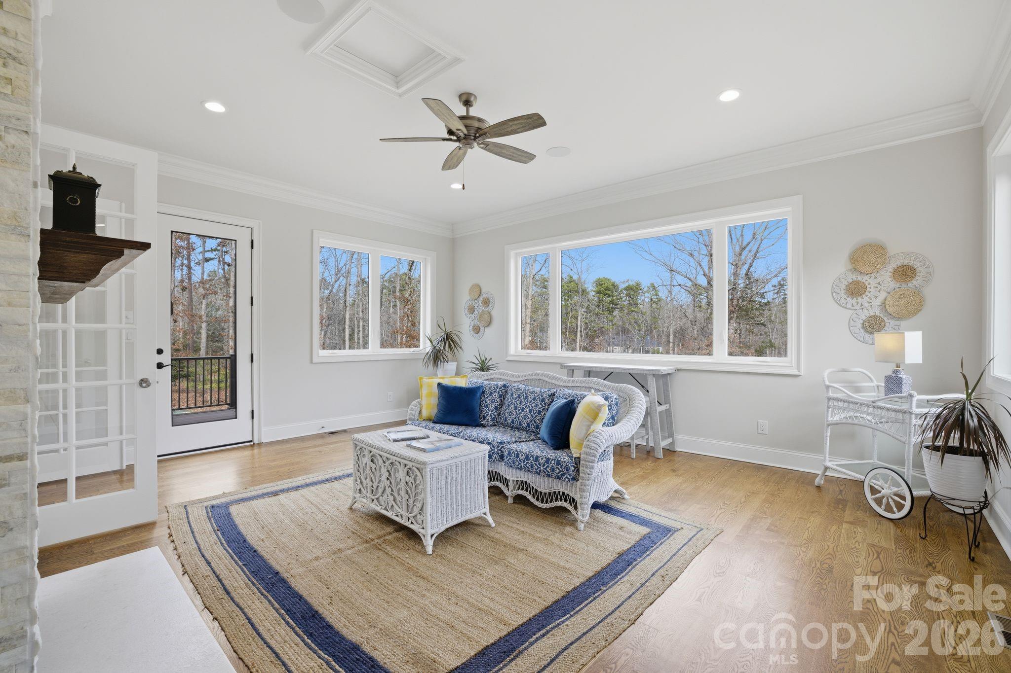 Yachtsmans Point - Residential