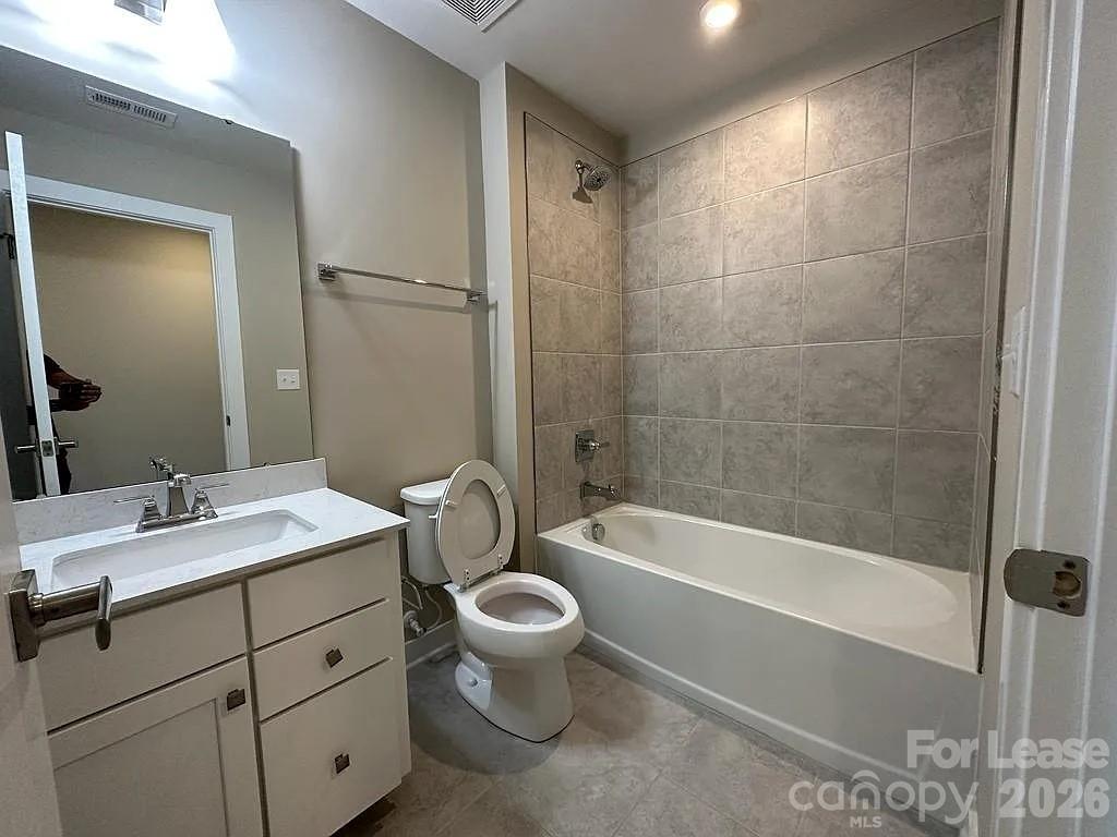 Moore Farm - Residential Lease