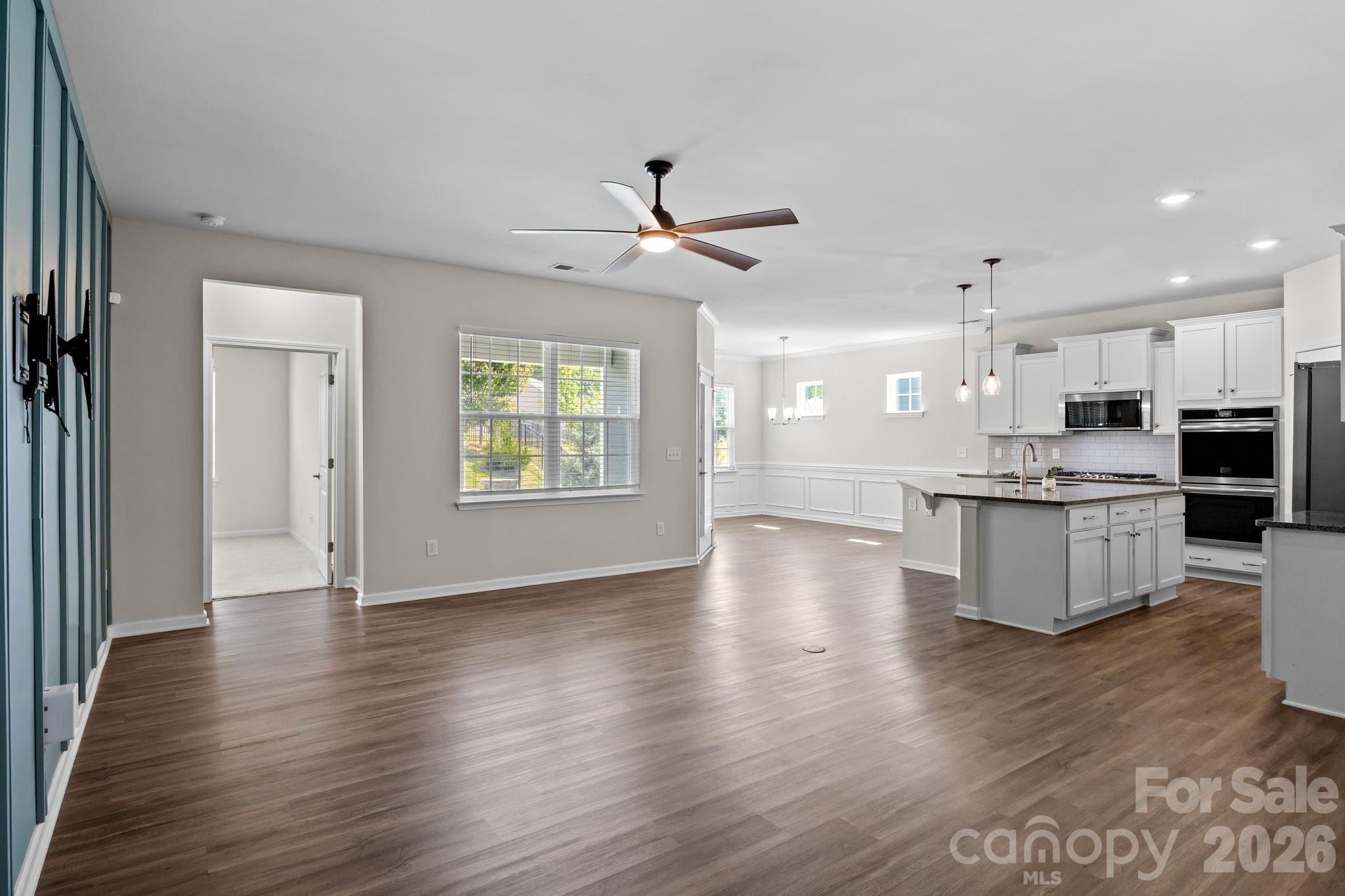 Imagery On Mtn Island - Residential