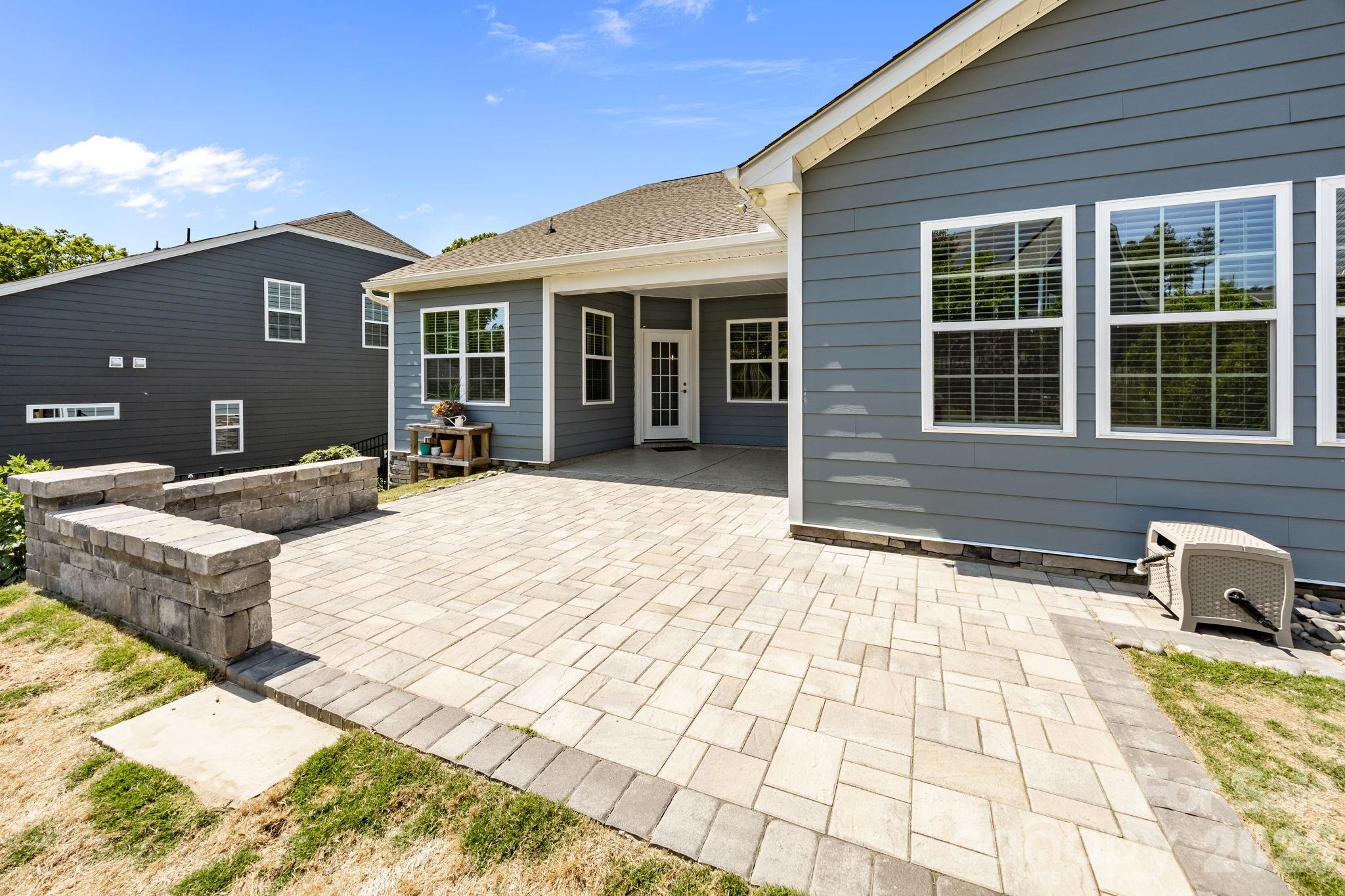 Imagery On Mtn Island - Residential
