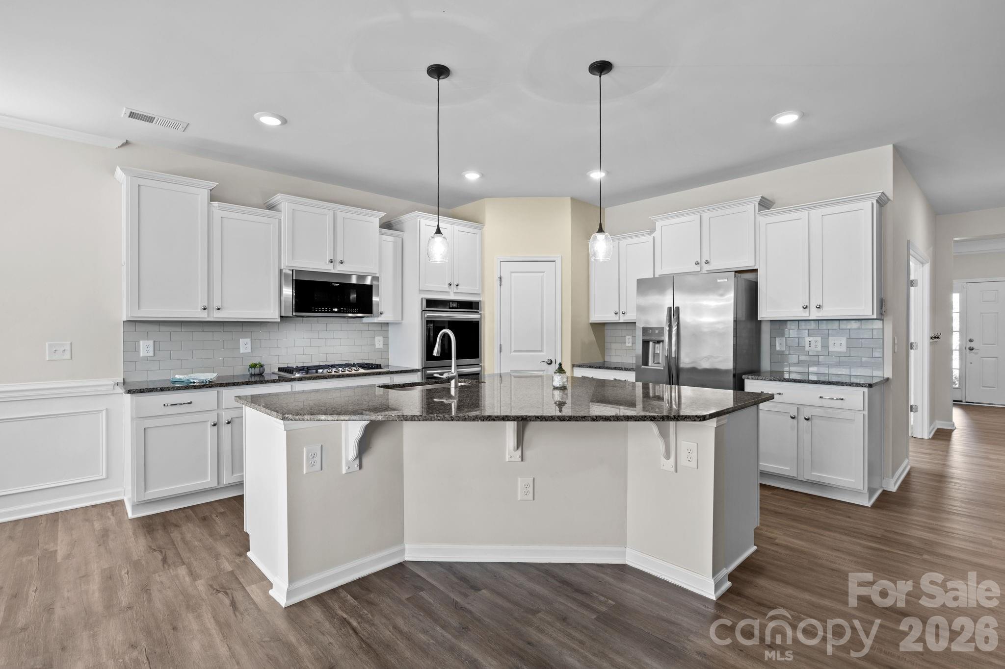 Imagery On Mtn Island - Residential